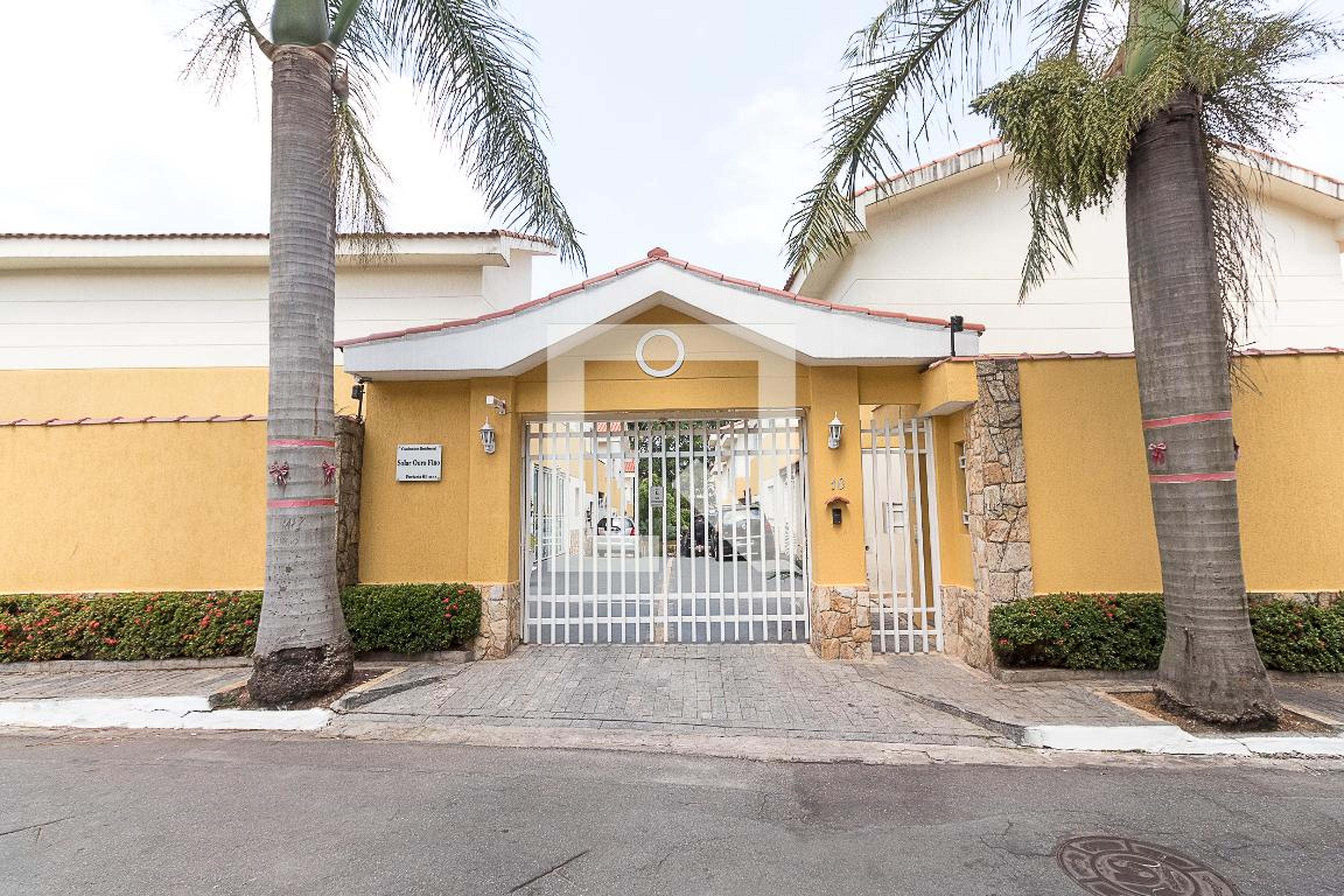 Fachada do Condomínio Condomínio Solar Ouro Fino