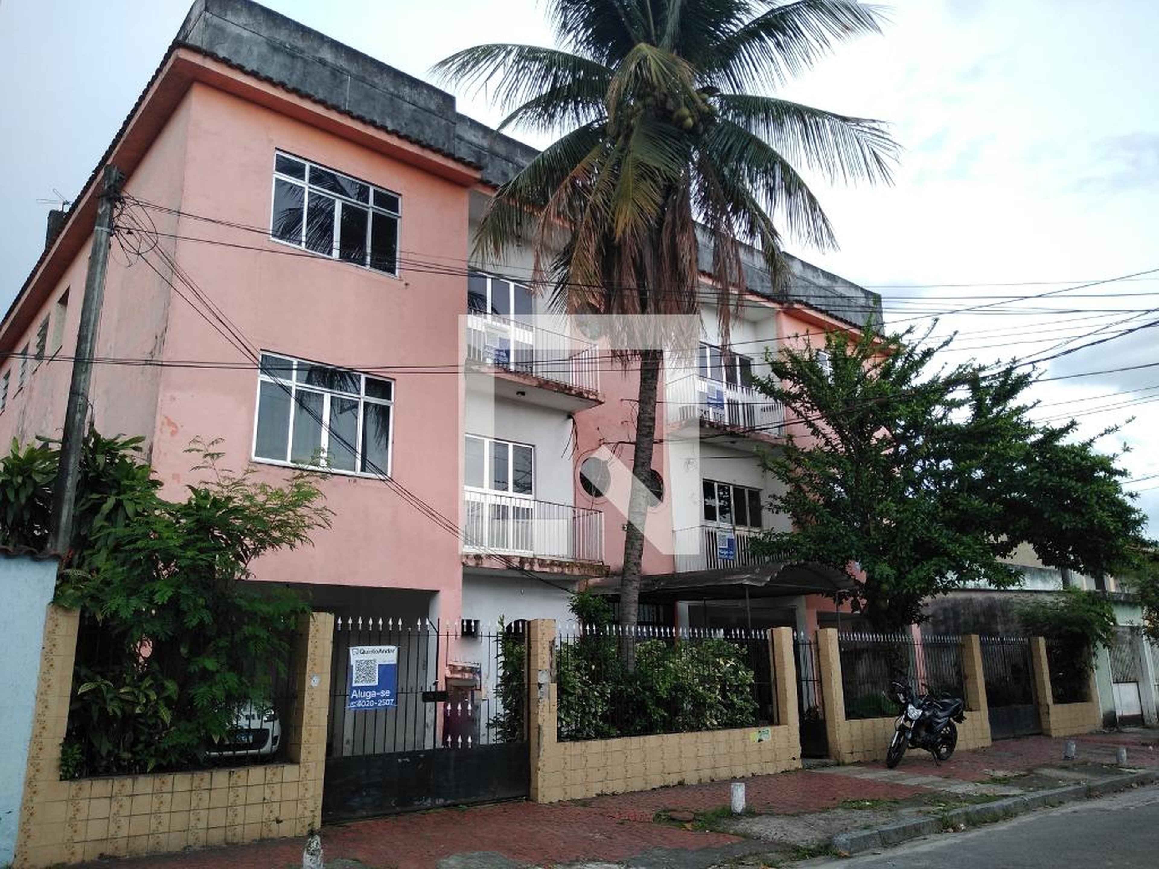 Fachada Condomínio em Rua Major Solon Ribeiro, 98