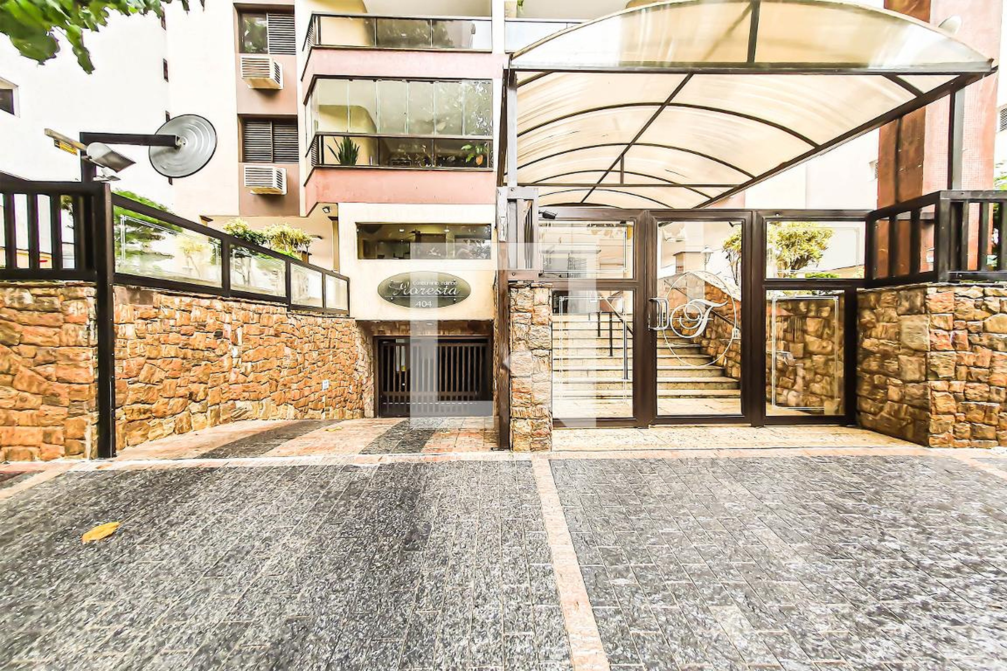 Fachada do Prédio Condomínio Floresta