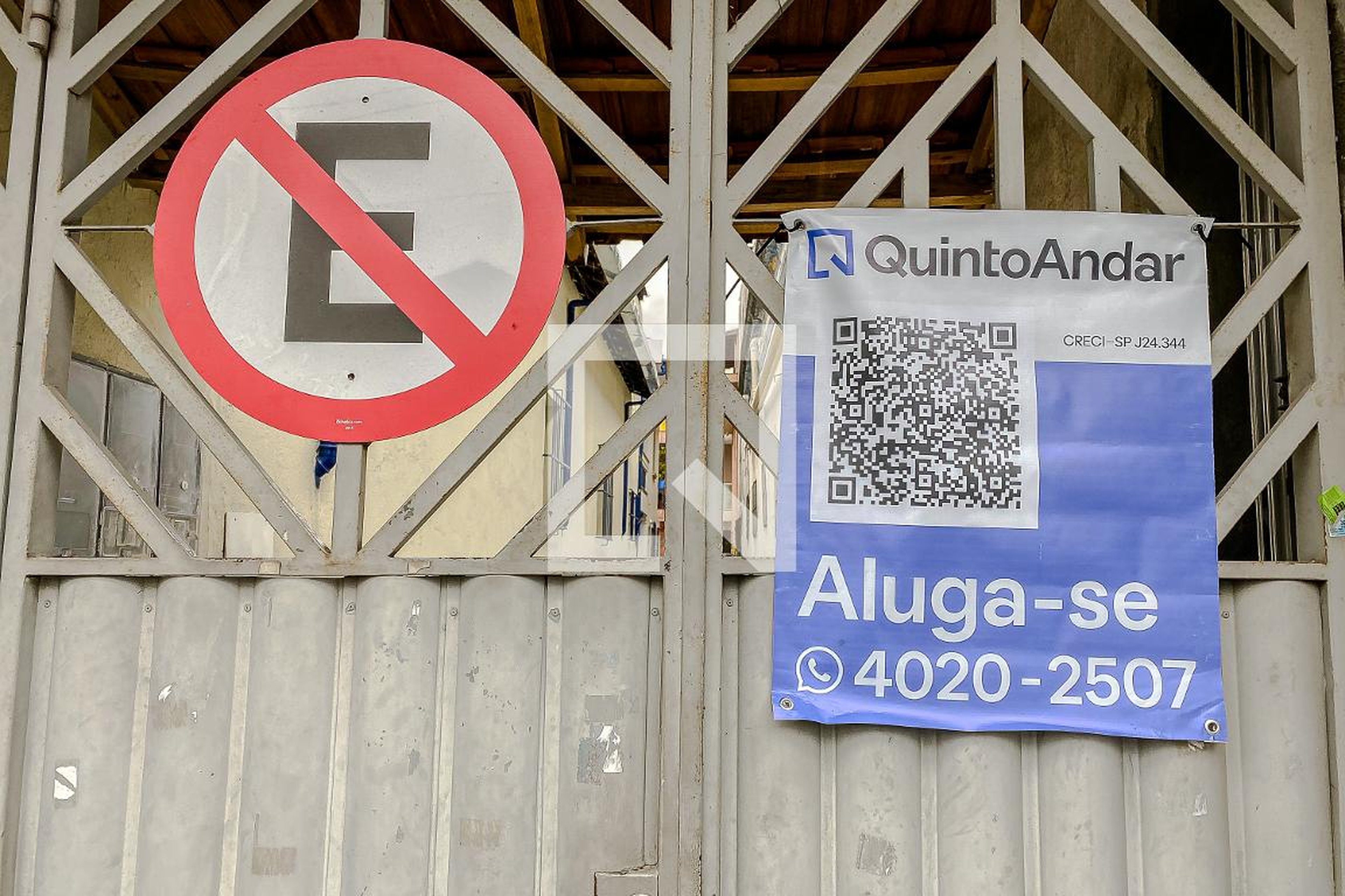 Fachada Condomínio em Rua 21 de Abril, 107