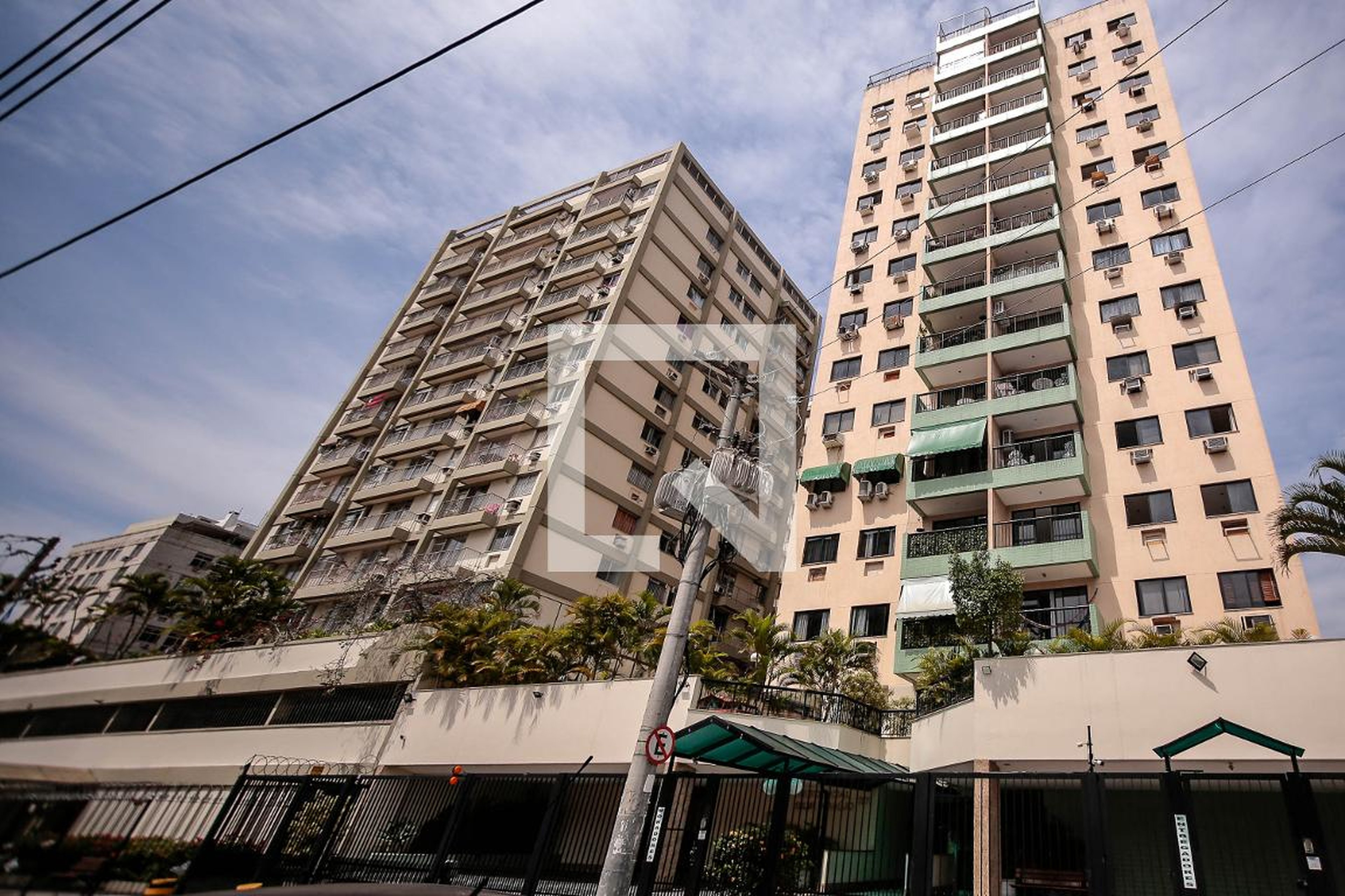 Fachada Condomínio em Rua Paulo Silva Araújo, 202