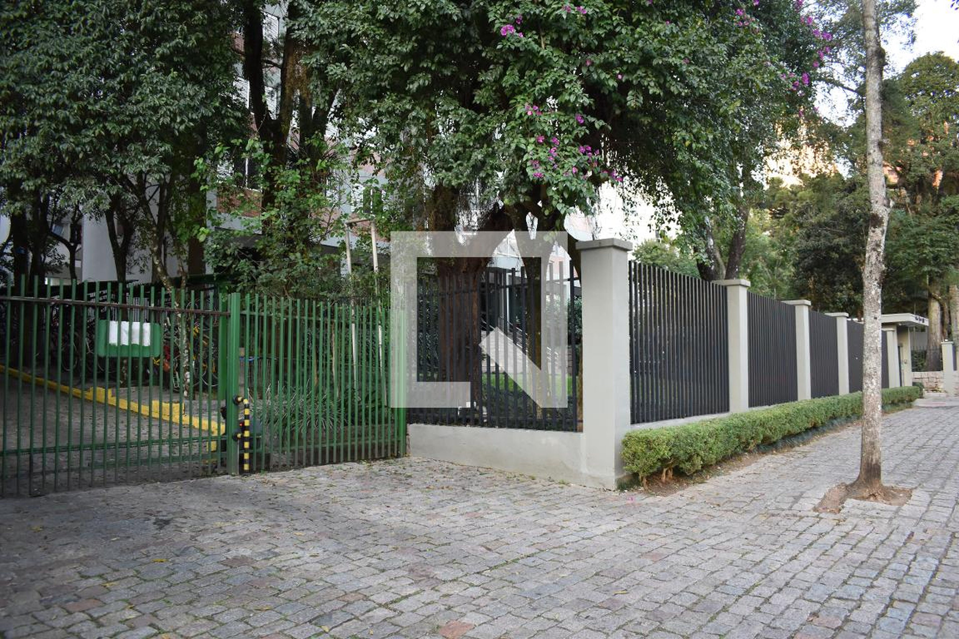 Fachada do condomínio Condomínio Parque Residencial Pinheiros