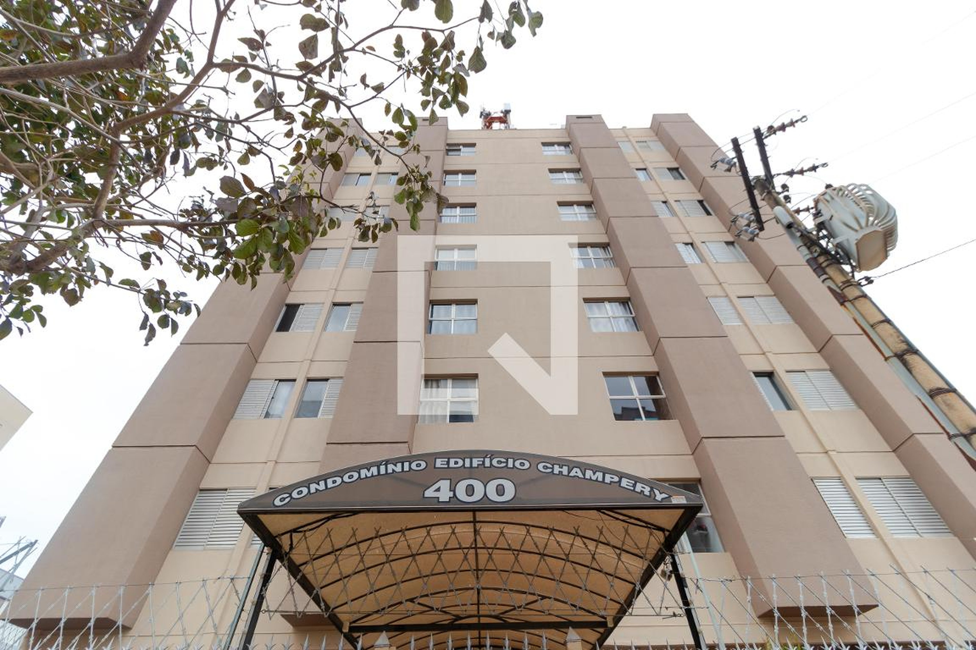 Fachada Condomínio em Rua Paulo Lacerda, 400