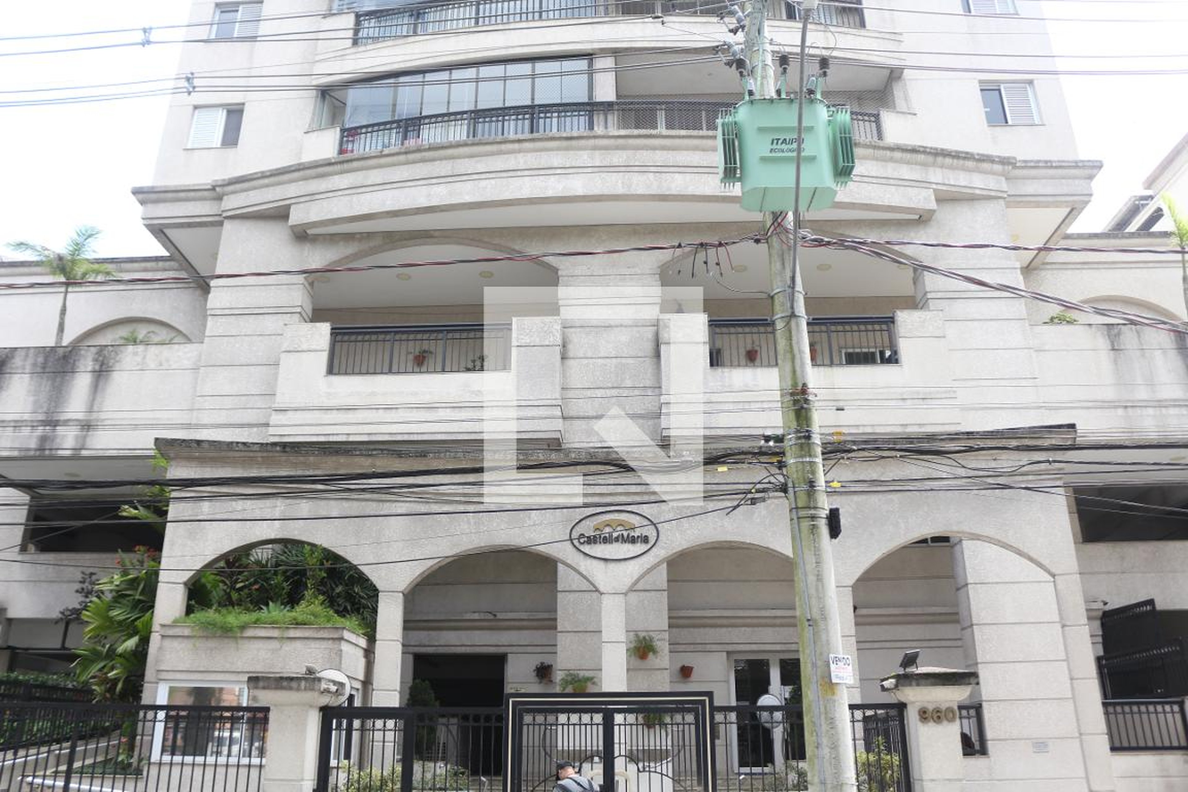 Fachada do Condomínio Condomínio Castell Di Maria