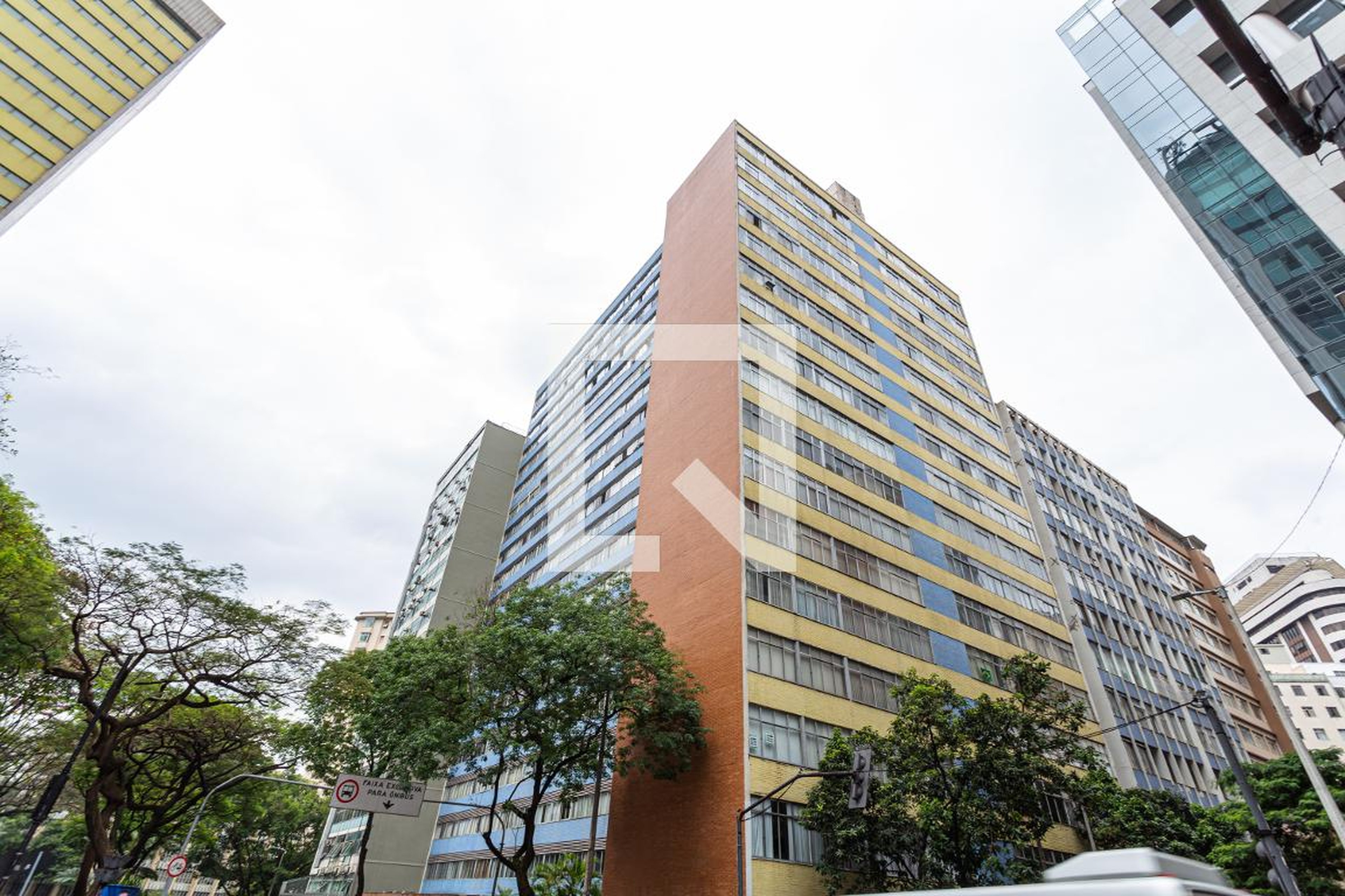 Fachada Condomínio em Praça Afonso Arinos, 85