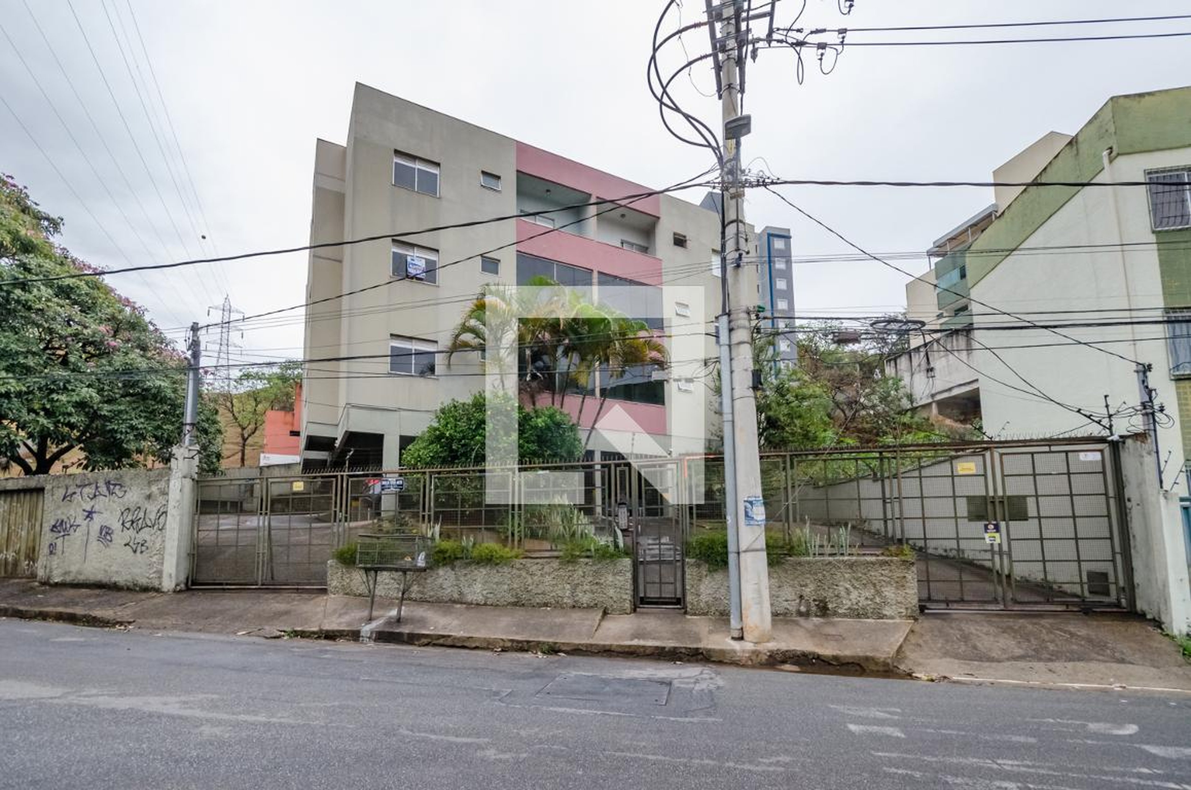 Fachada Condomínio em Rua Cordelina Silveira Mattos, 150