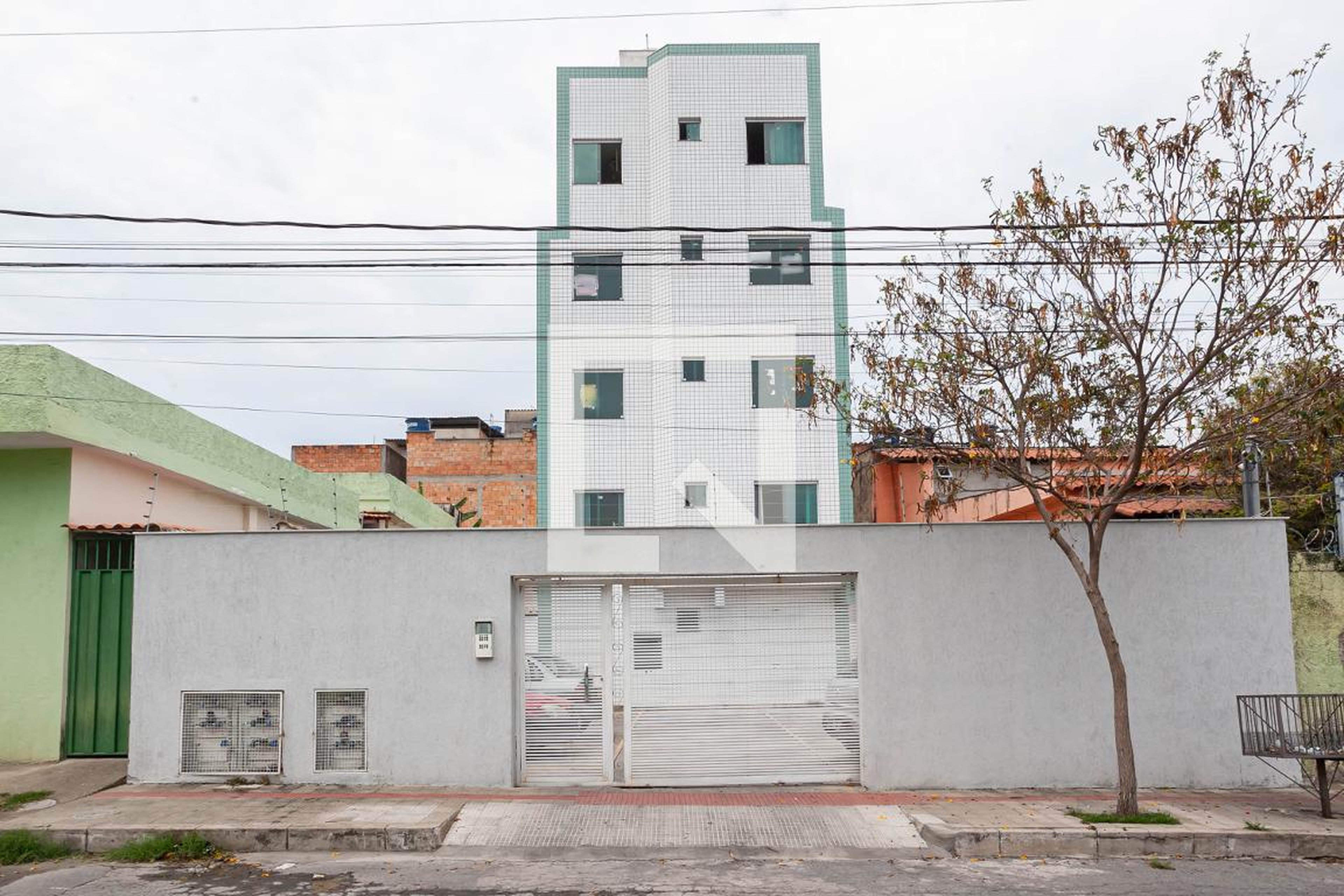 Fachada do prédio Condomínio em Rua Cricaré, 117
