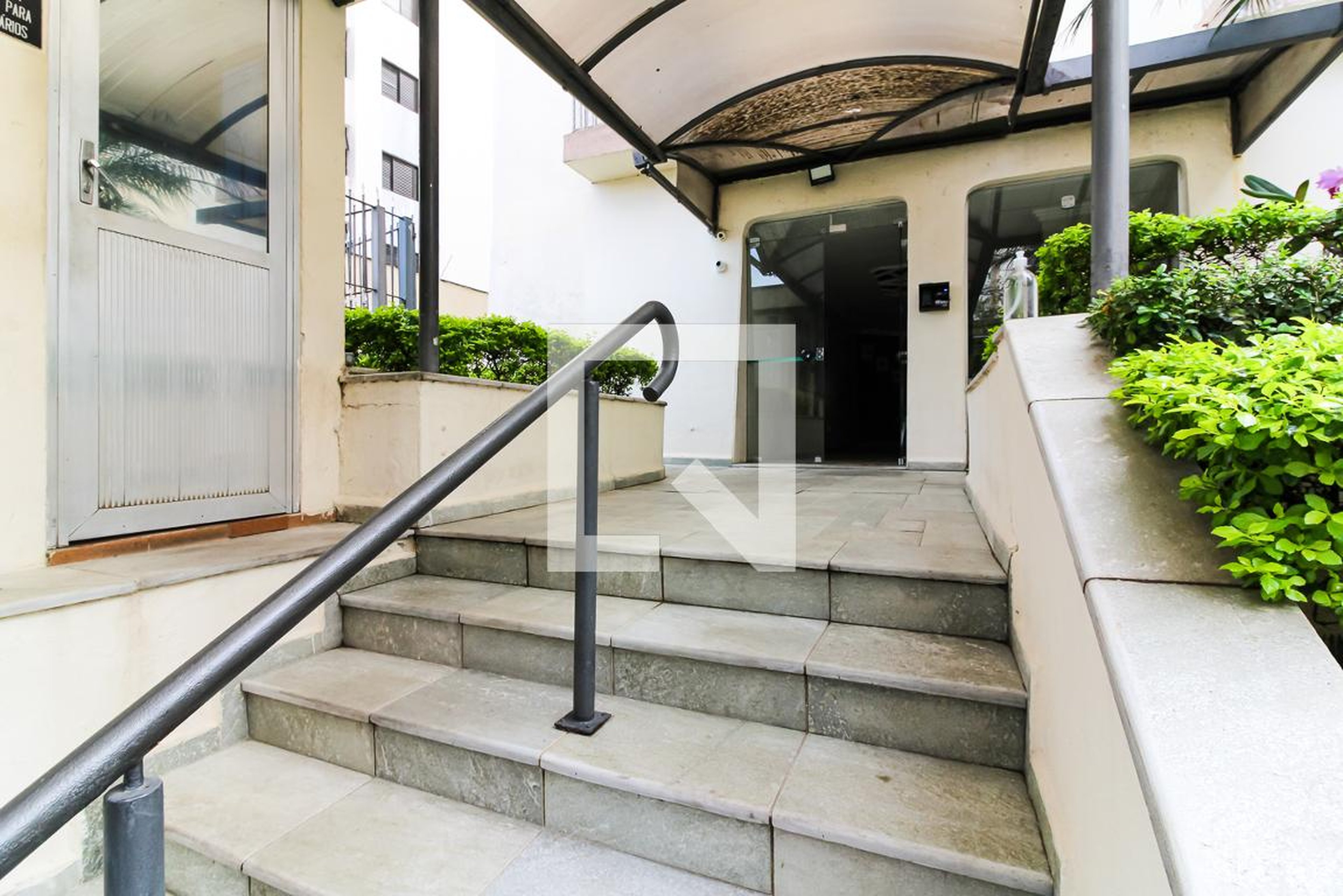 Área Externa - Edifício Francisca Júlia