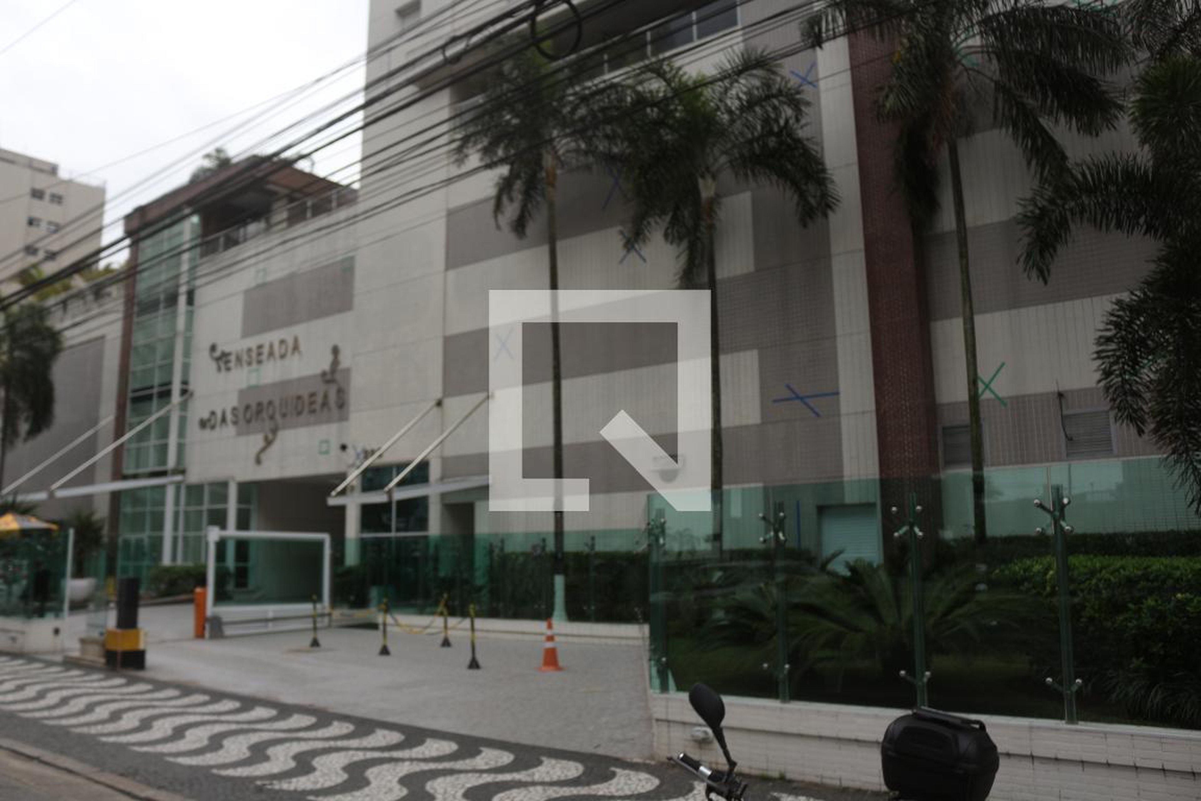 Fachada do Condomínio Condomínio Enseada das Orquídeas