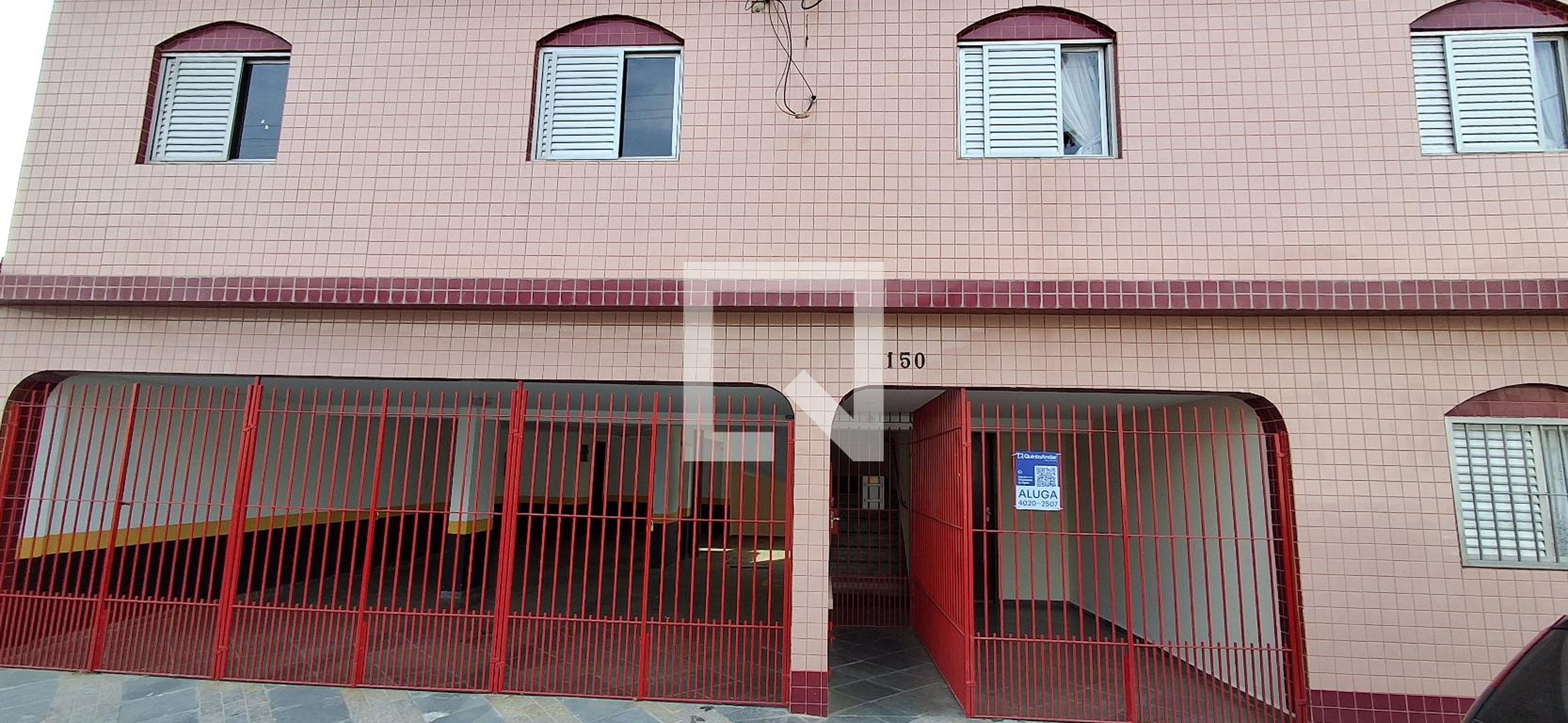 Fachada Condomínio em Rua Tenente Antônio João, 150