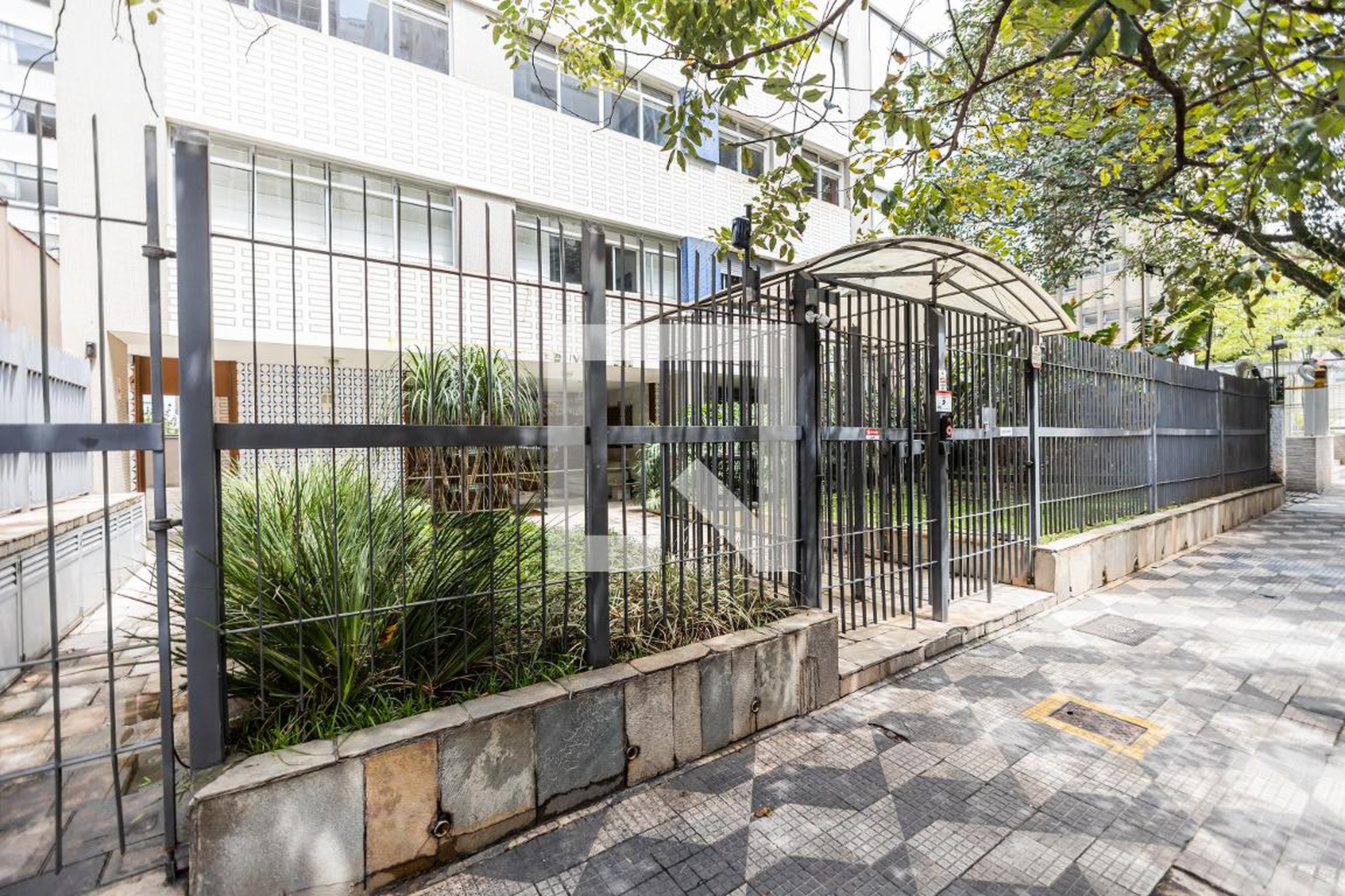 Fachada do Condomínio Condomínio Ivone