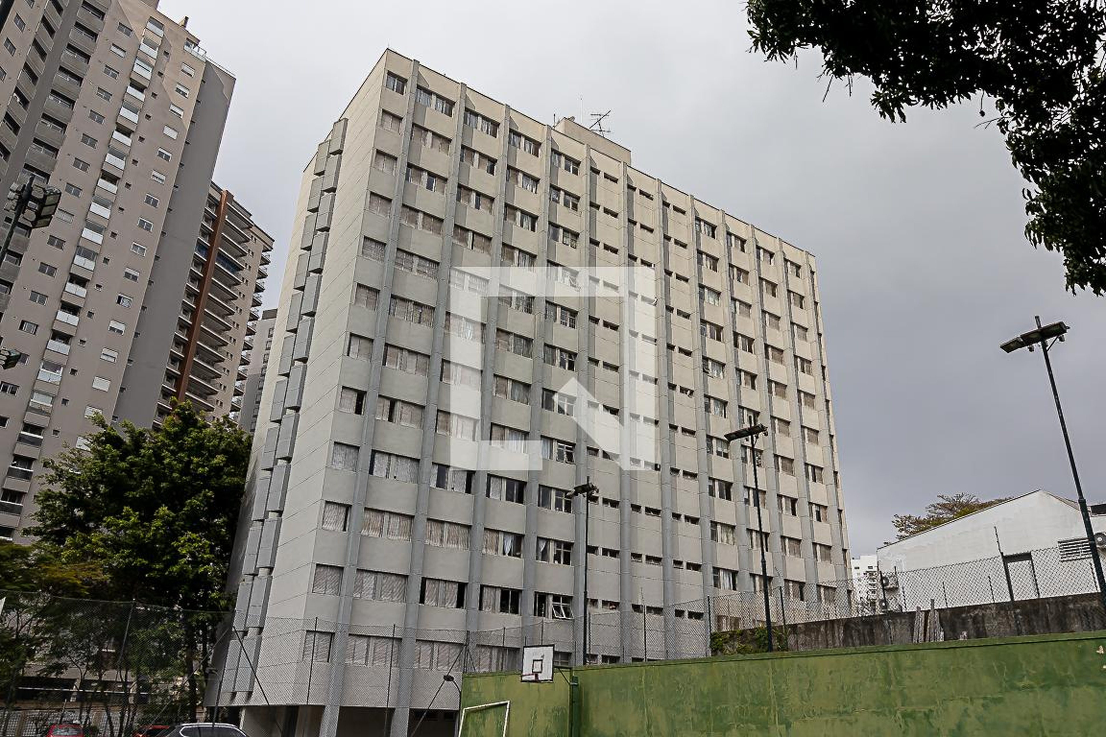 Fachada Condomínio em Avenida Piassanguaba, 75