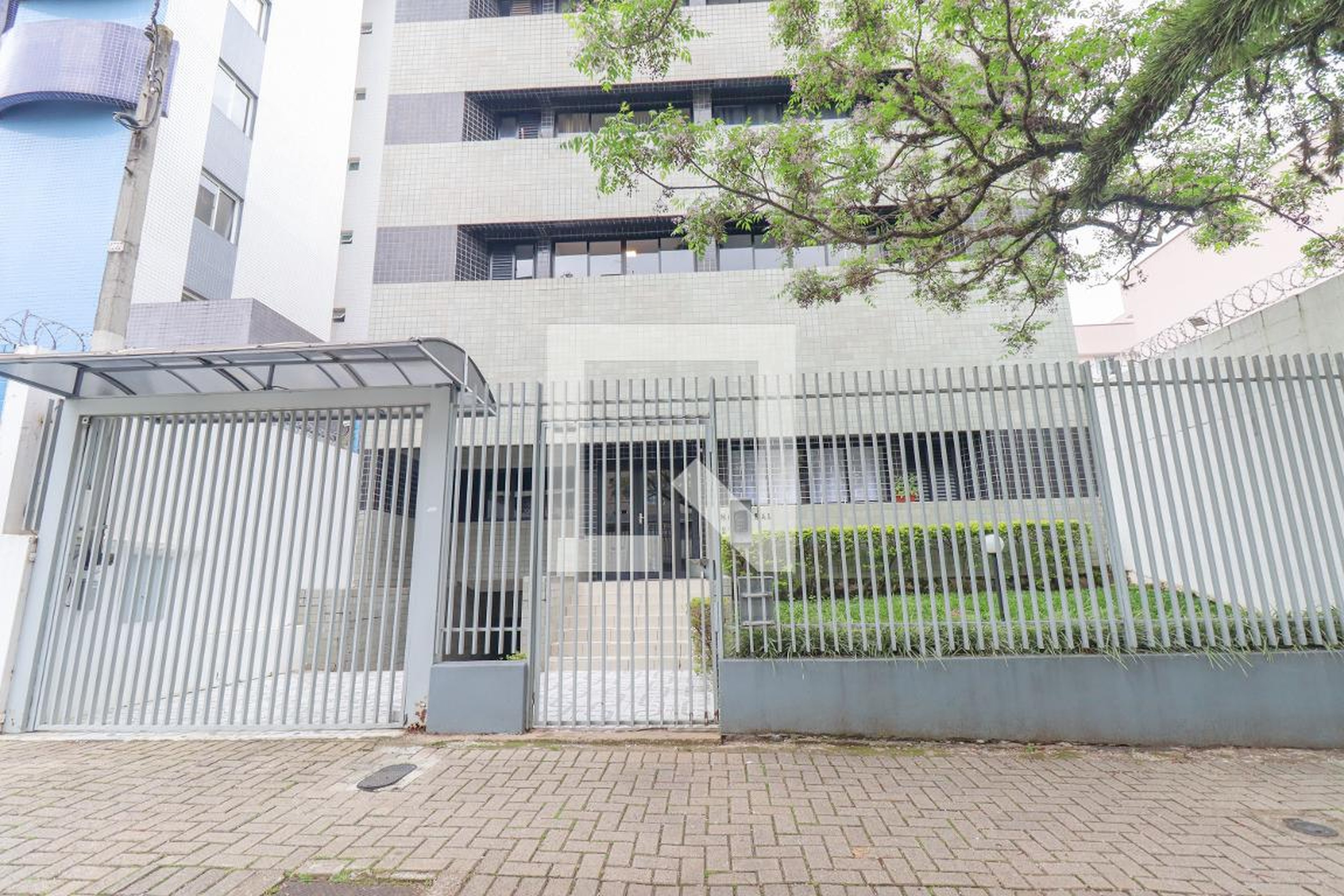 Fachada do Condomínio Edifício Montreal