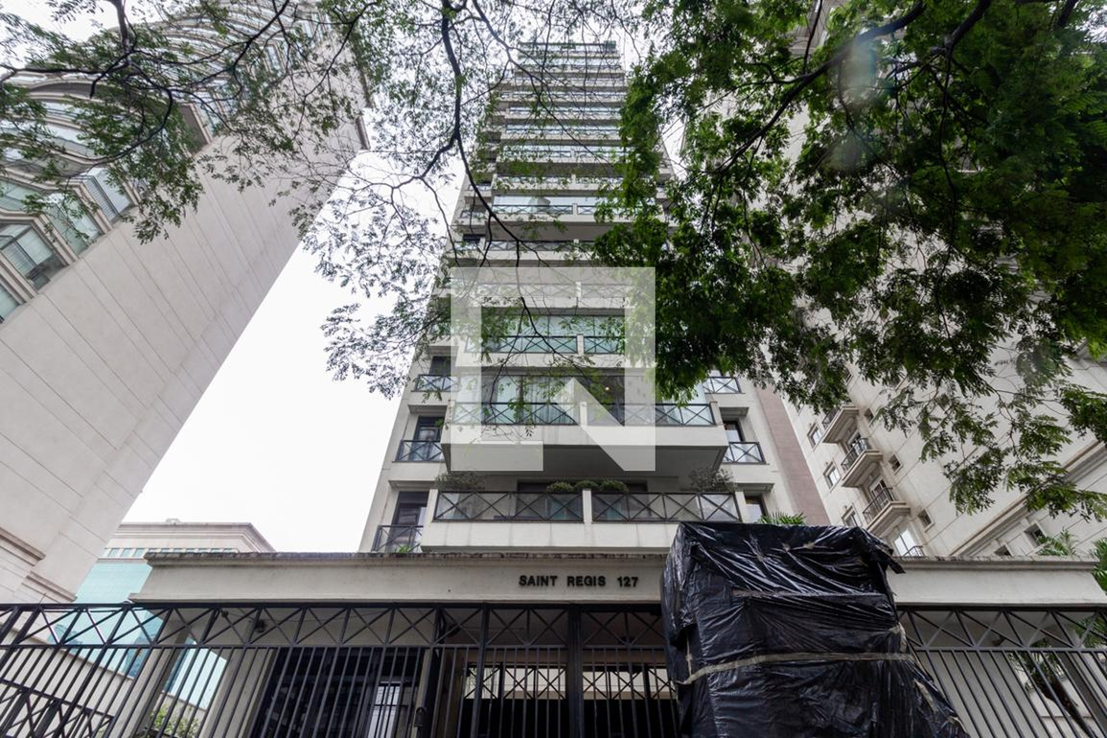 Fachada Condomínio Saint Regis