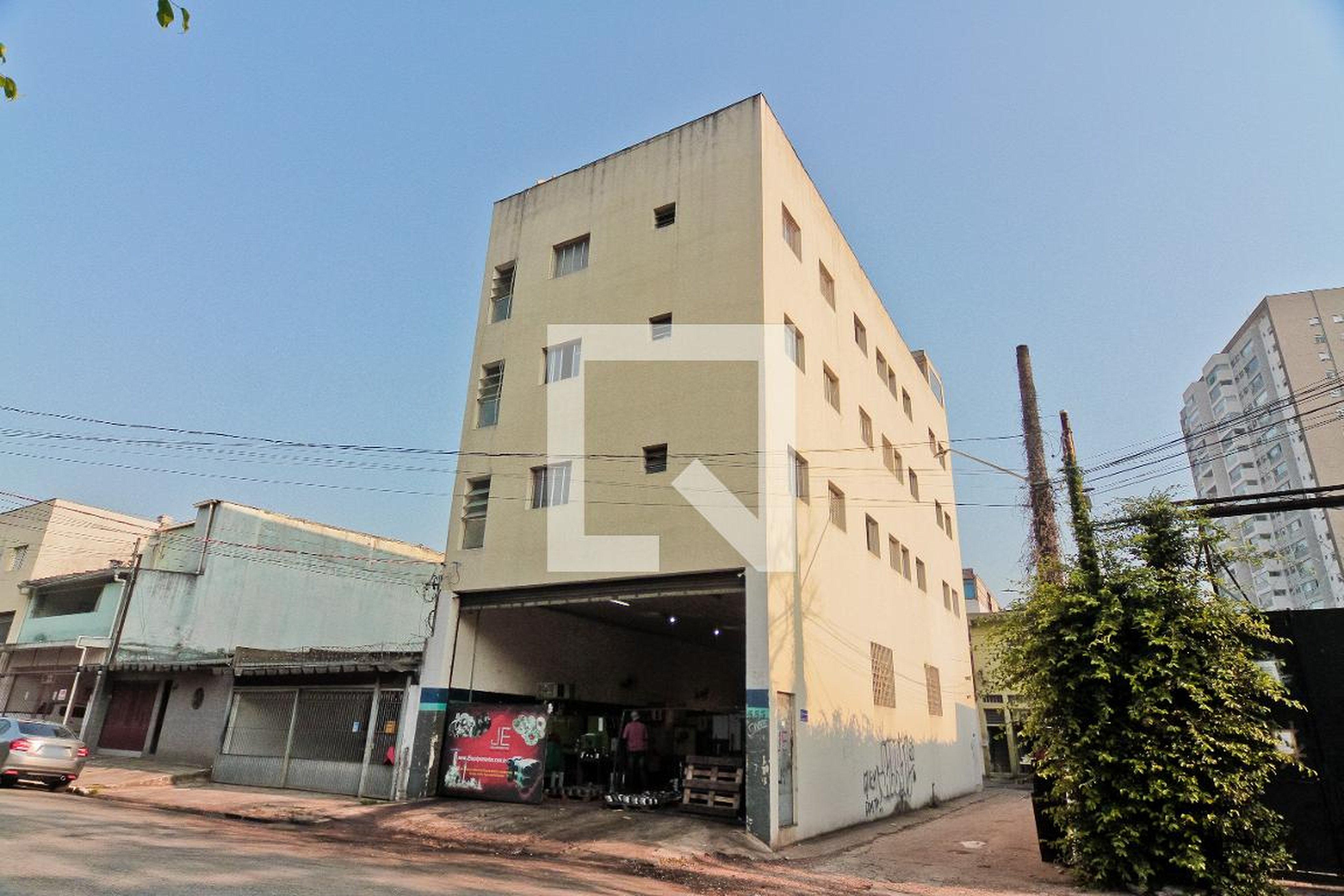 Fachada Condomínio em Rua Almo Abrahão Bertazzo, 62