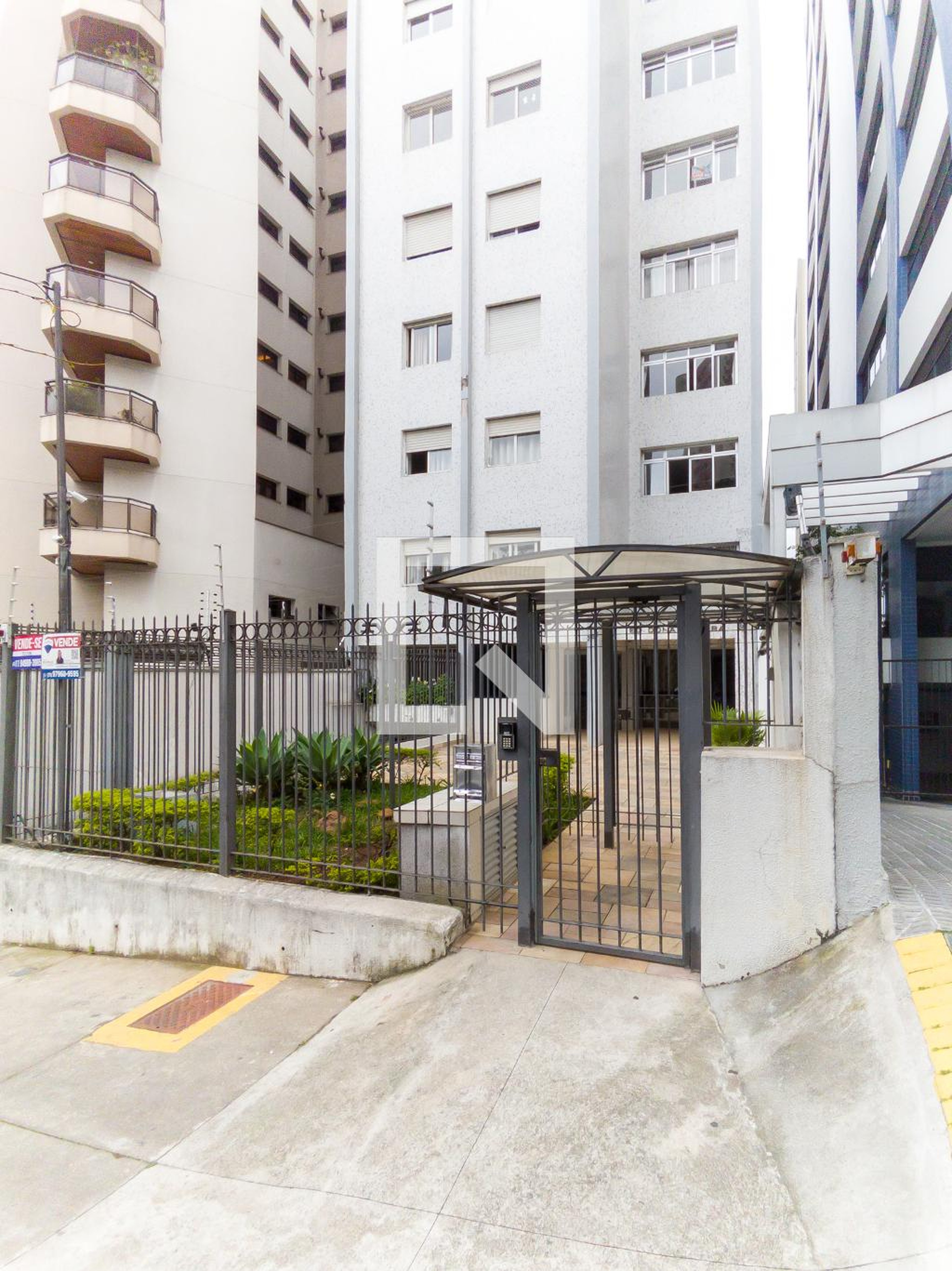 Fachada Condomínio em Rua Piracuama, 100