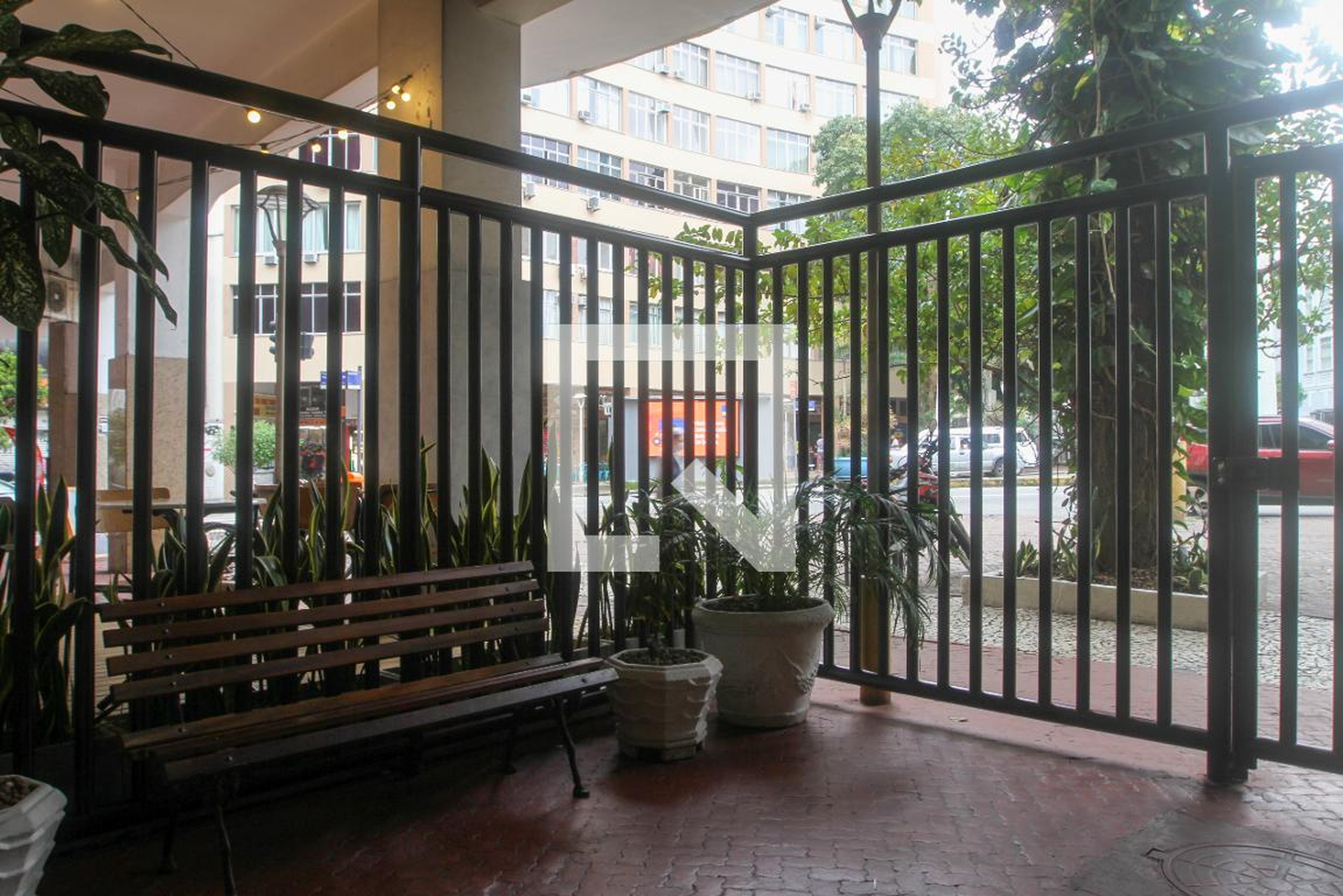 Entrada do Prédio - Henrique Dumont