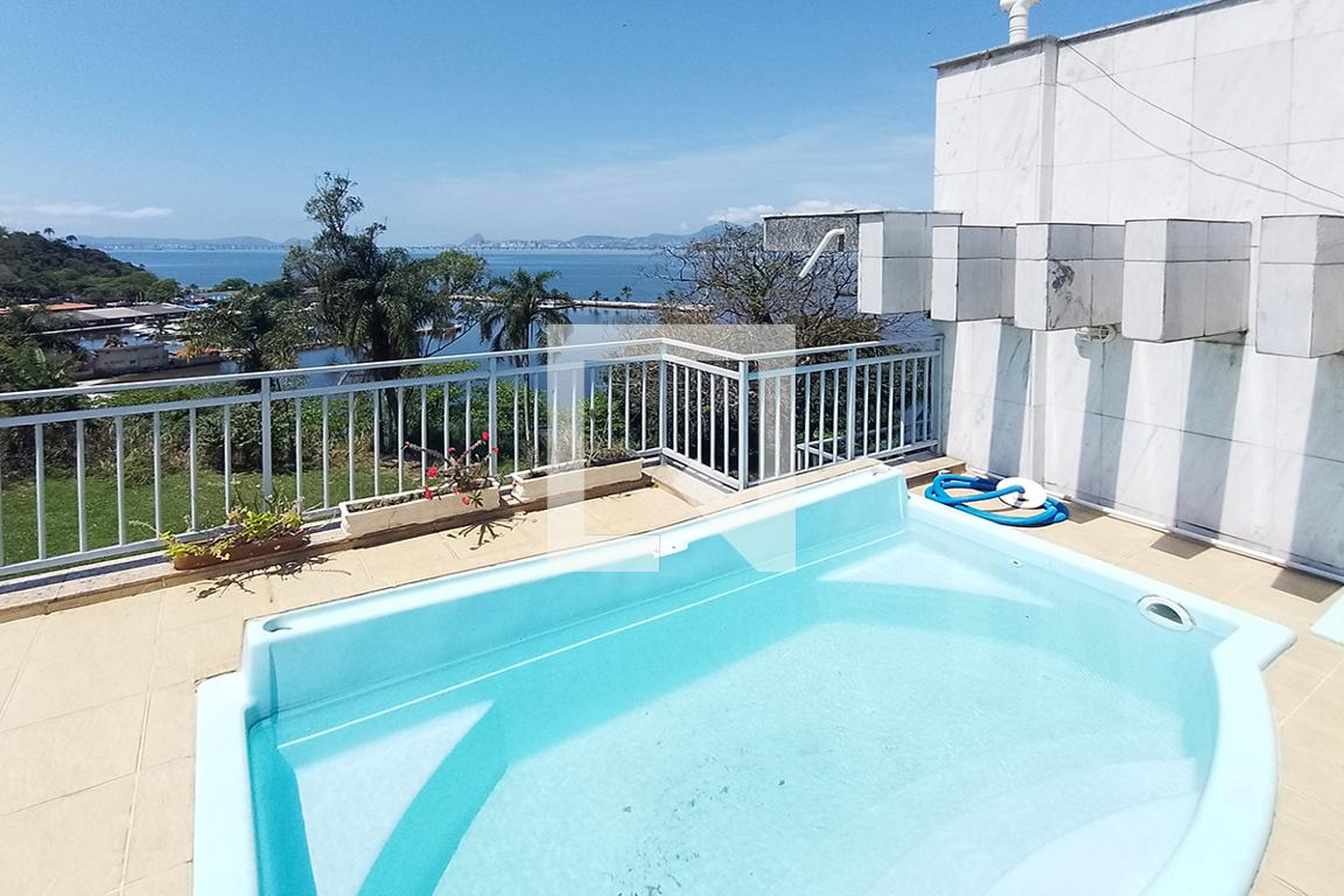 Piscina - Edifício Jardim Europa