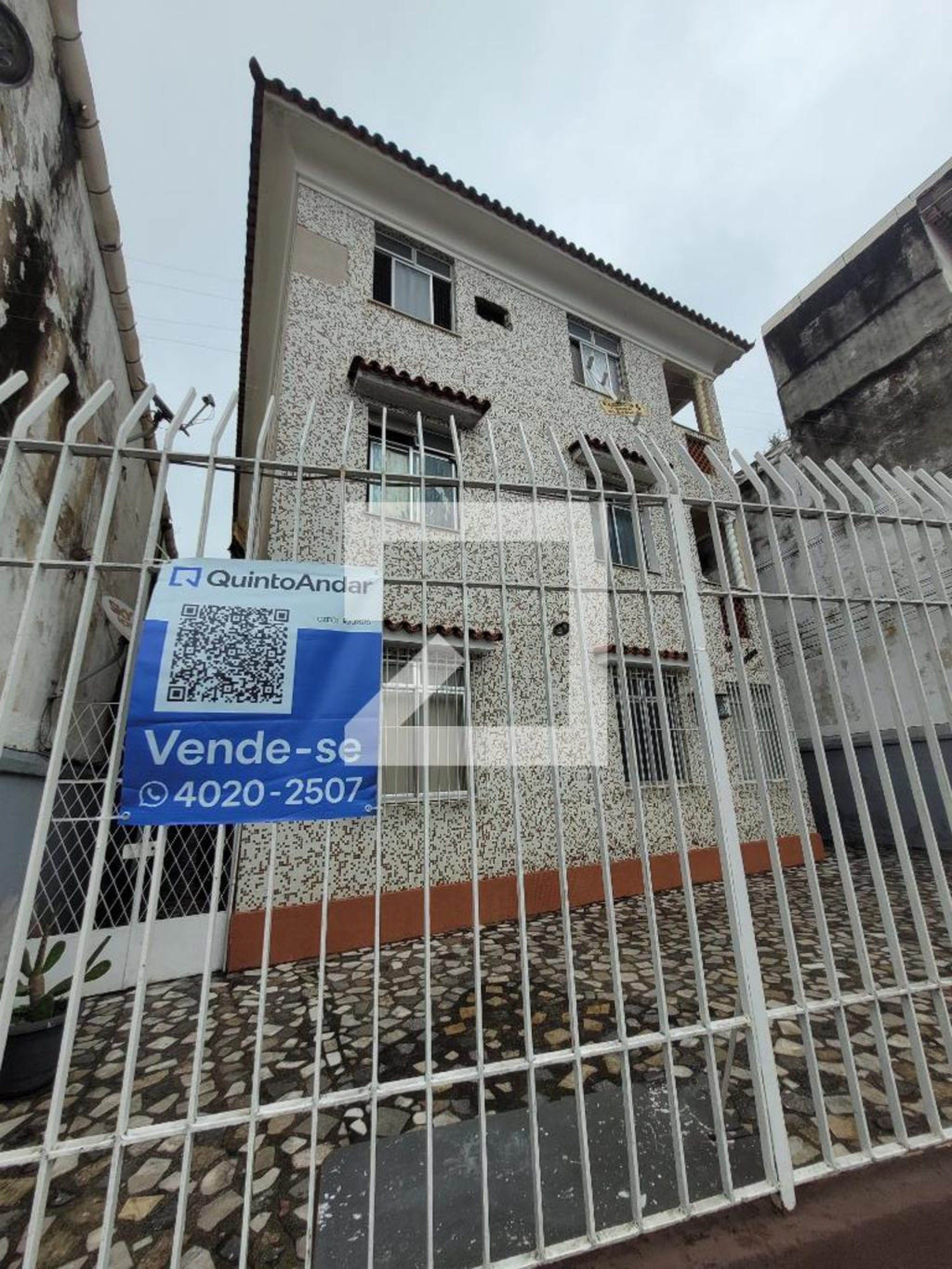 Fachada Condomínio em Rua Rio Preto, 128
