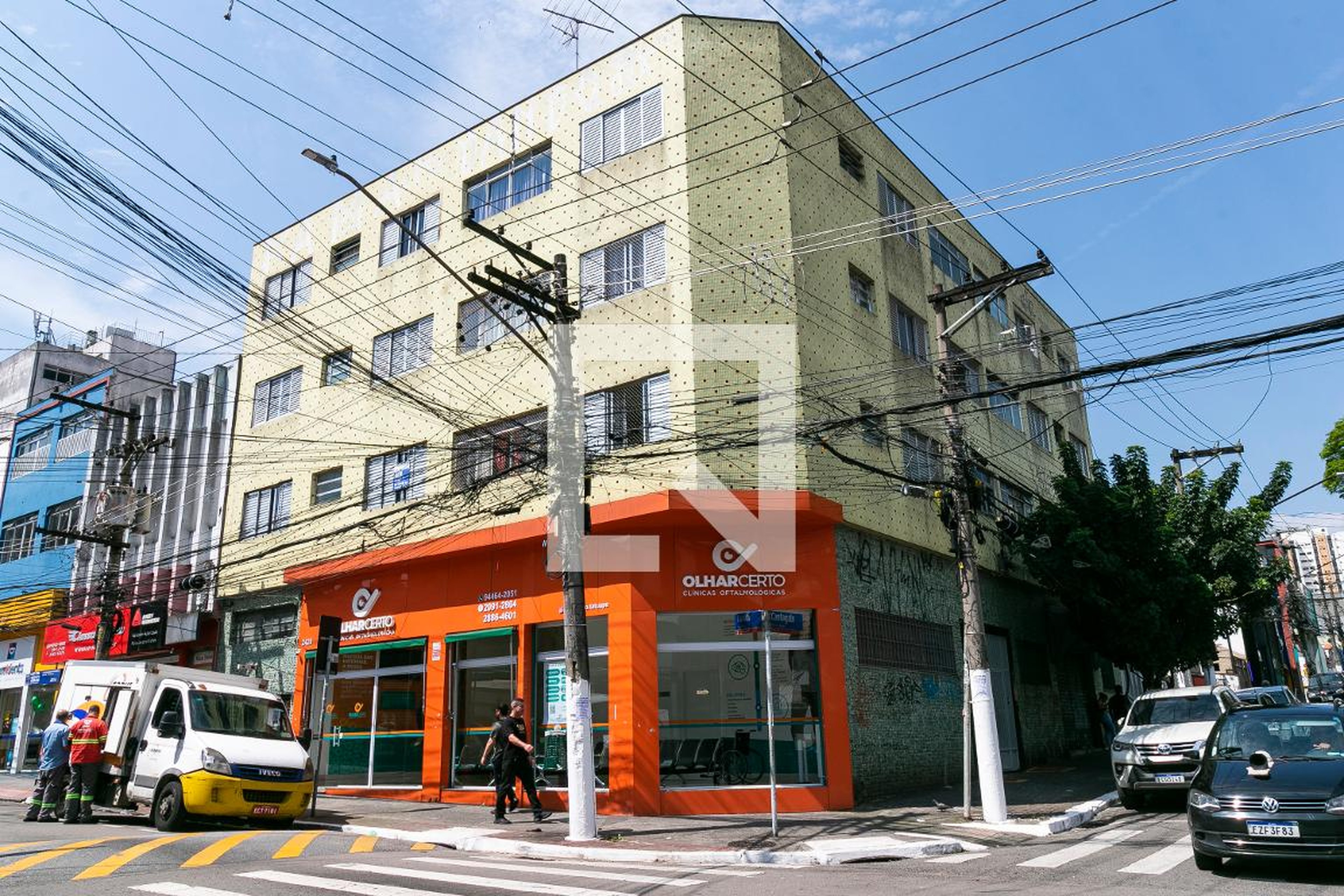 Fachada Condomínio em Rua Cantagalo, 13