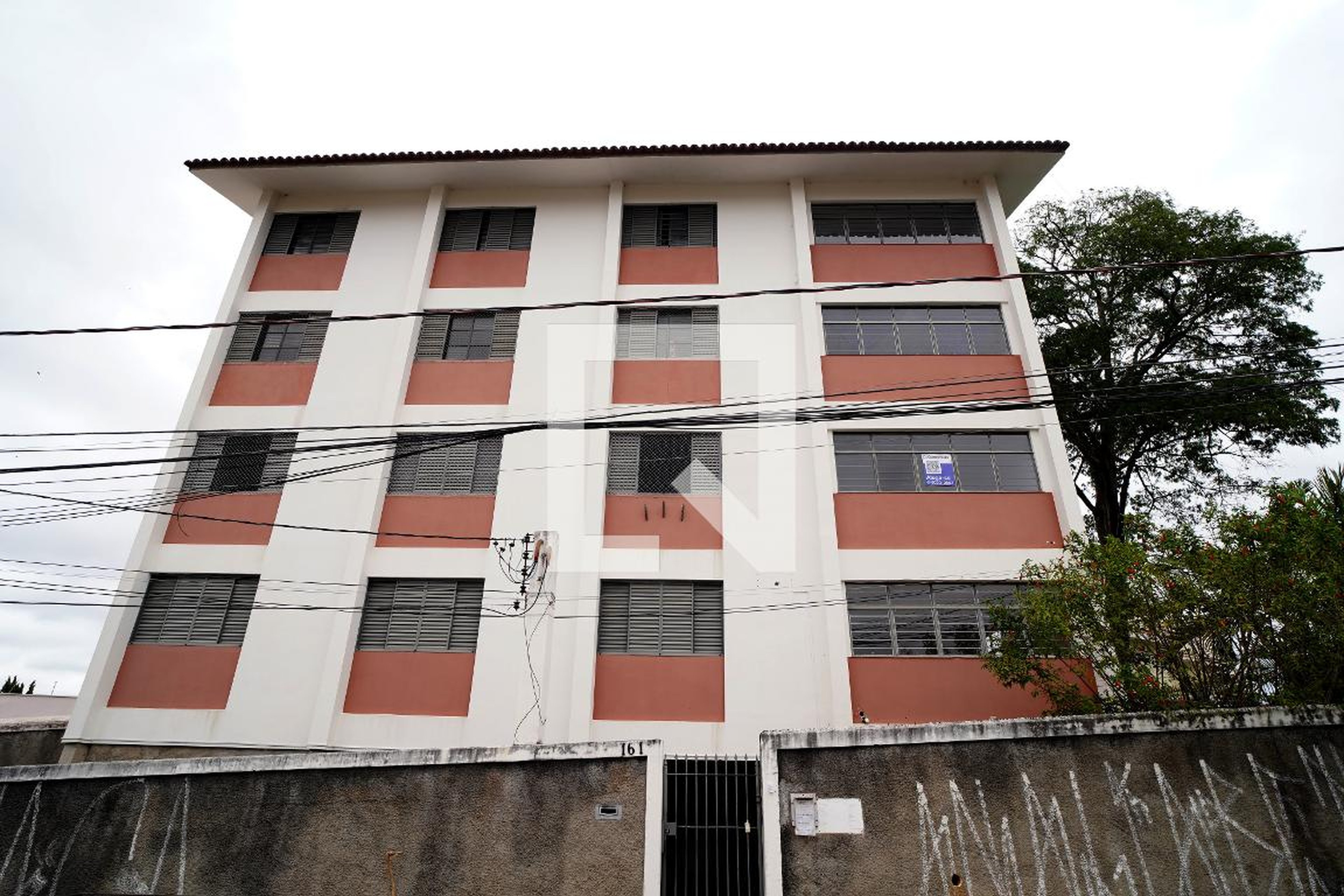 Fachada Condomínio em Rua Deodoro Gonçalves, 161
