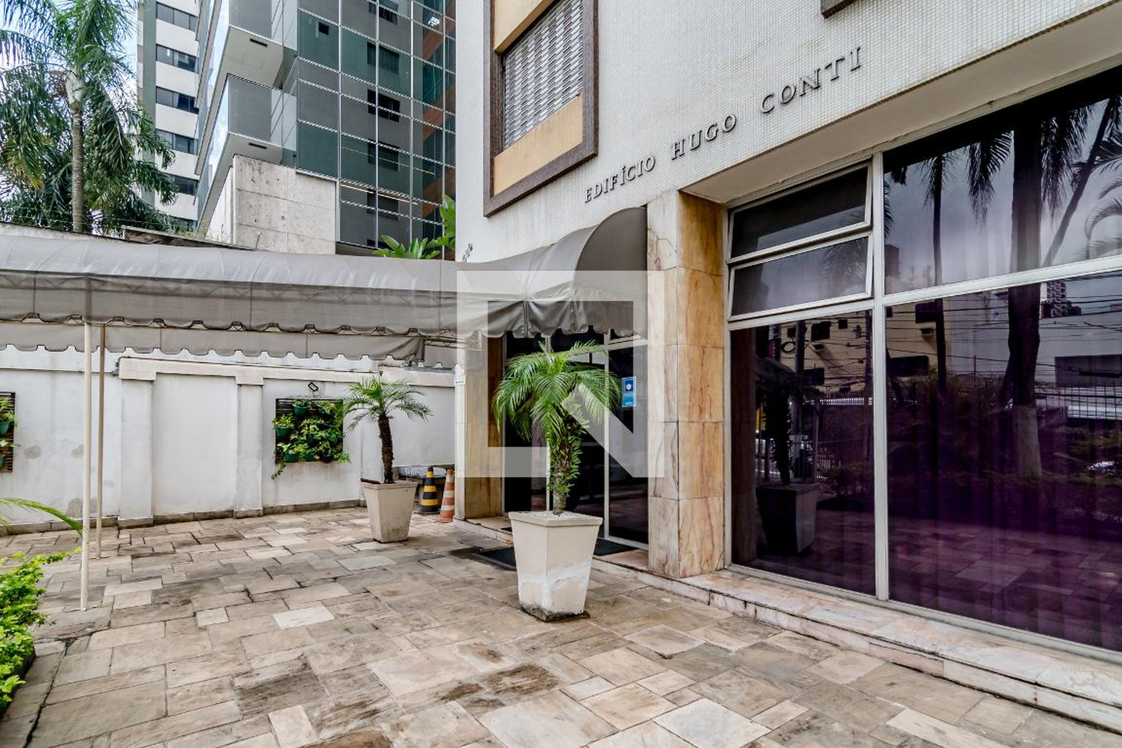 Entrada - Hugo Conti