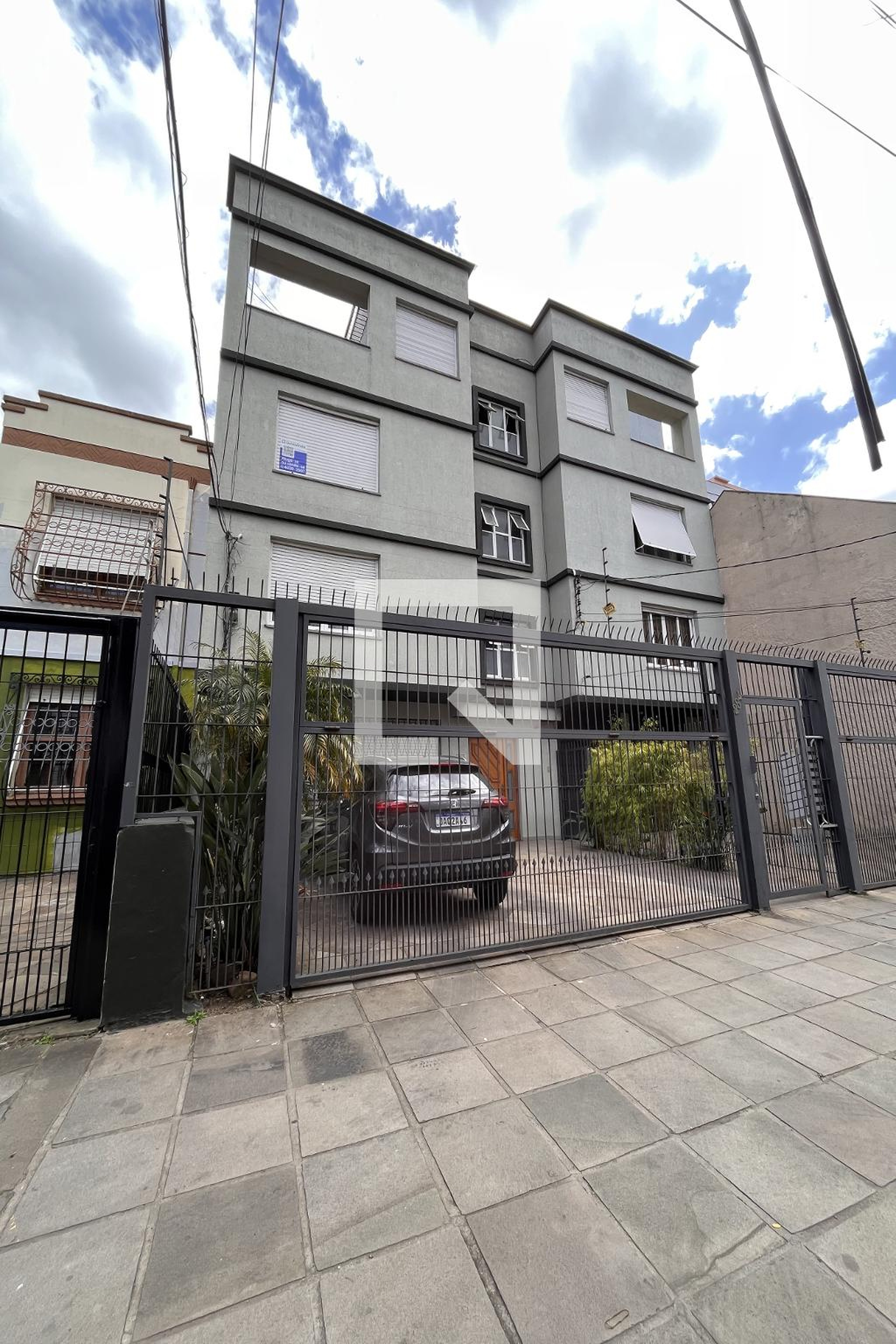 Fachada Condomínio em Rua Doutor Sebastião Leão, 284