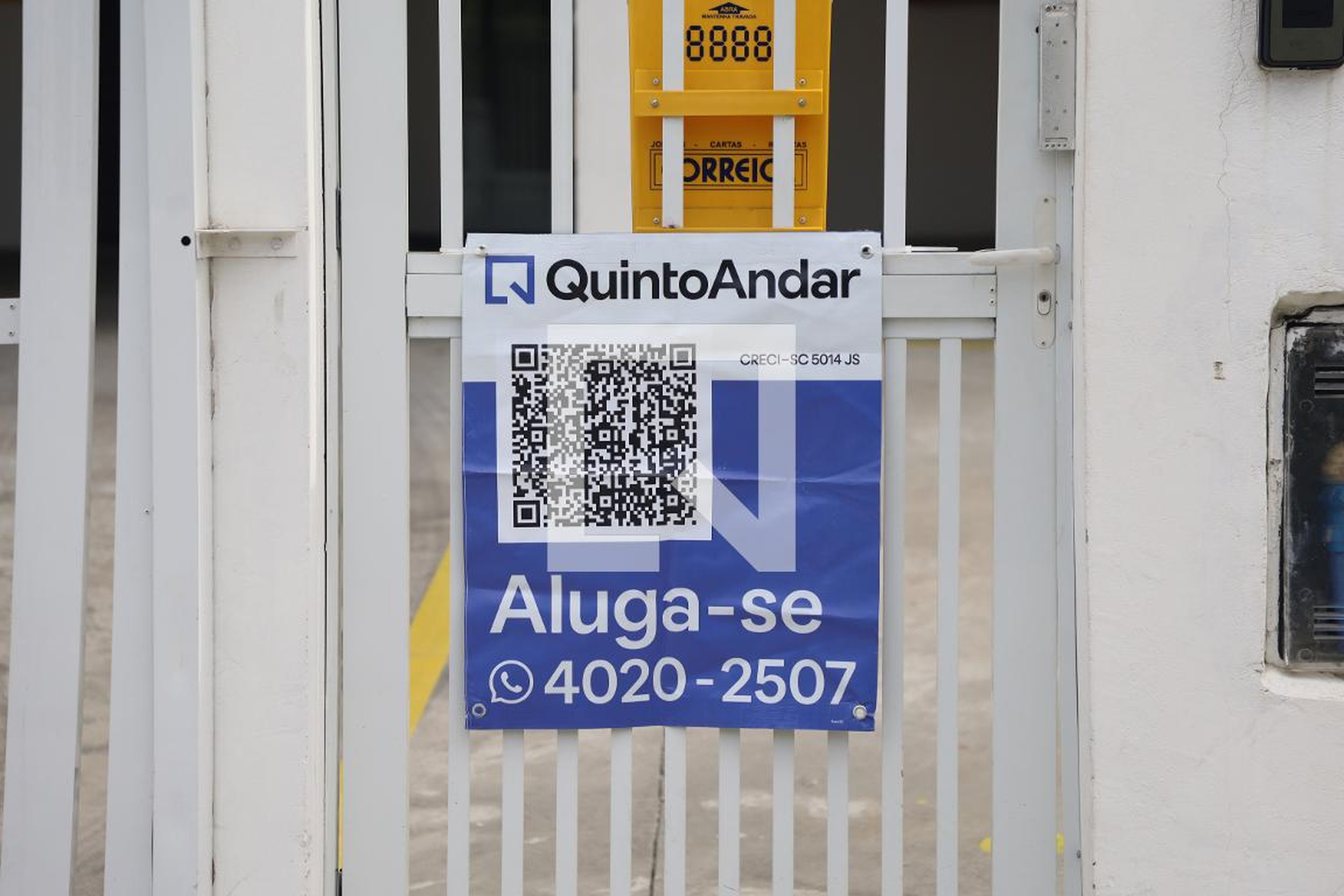 Fachada Condomínio em Rua Nivaldo Alfredo Silva, 96