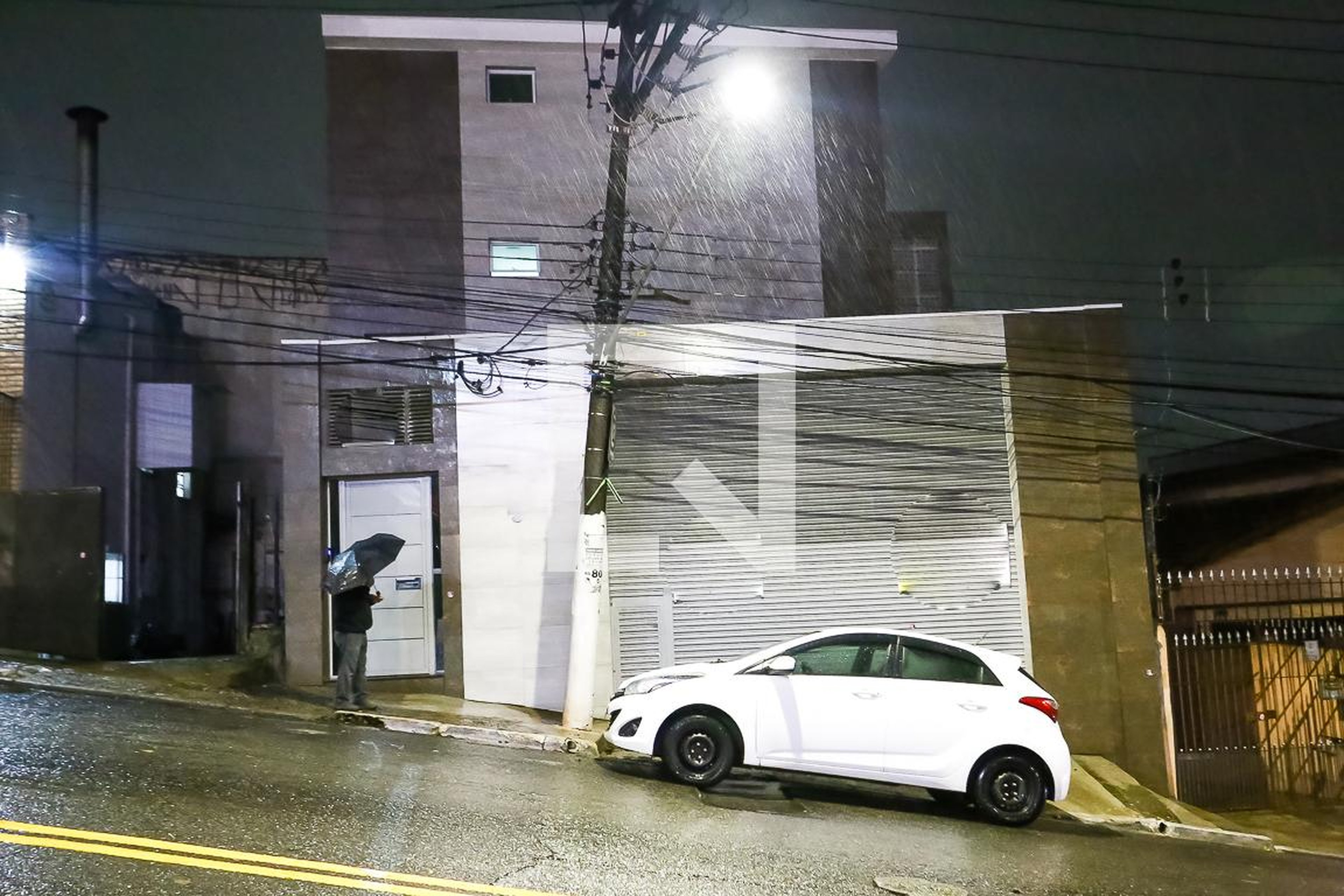 Fachada Condomínio em Rua Amaro Antônio Rosa, 37