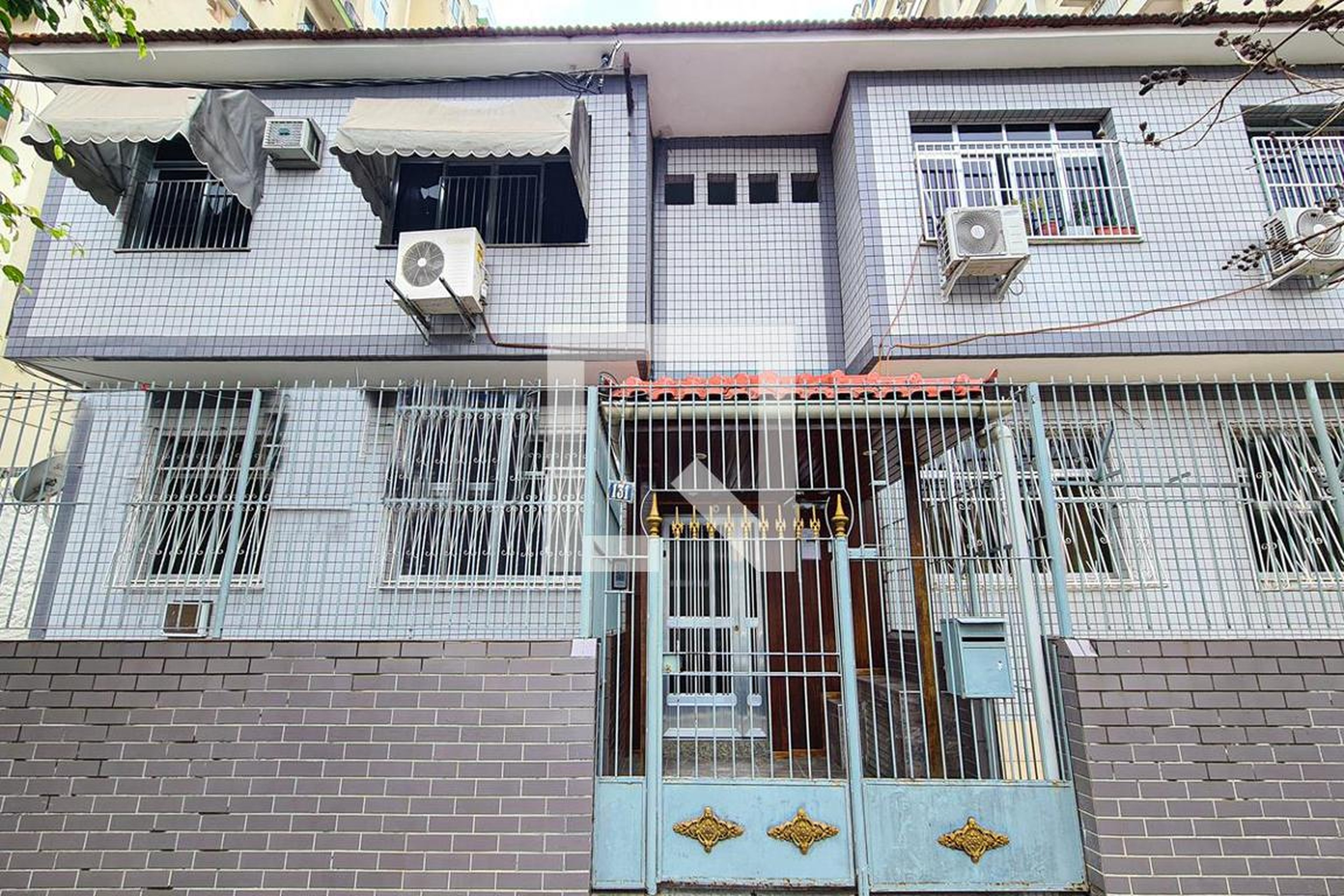 Fachada Condomínio em Rua Venâncio Ribeiro, 131