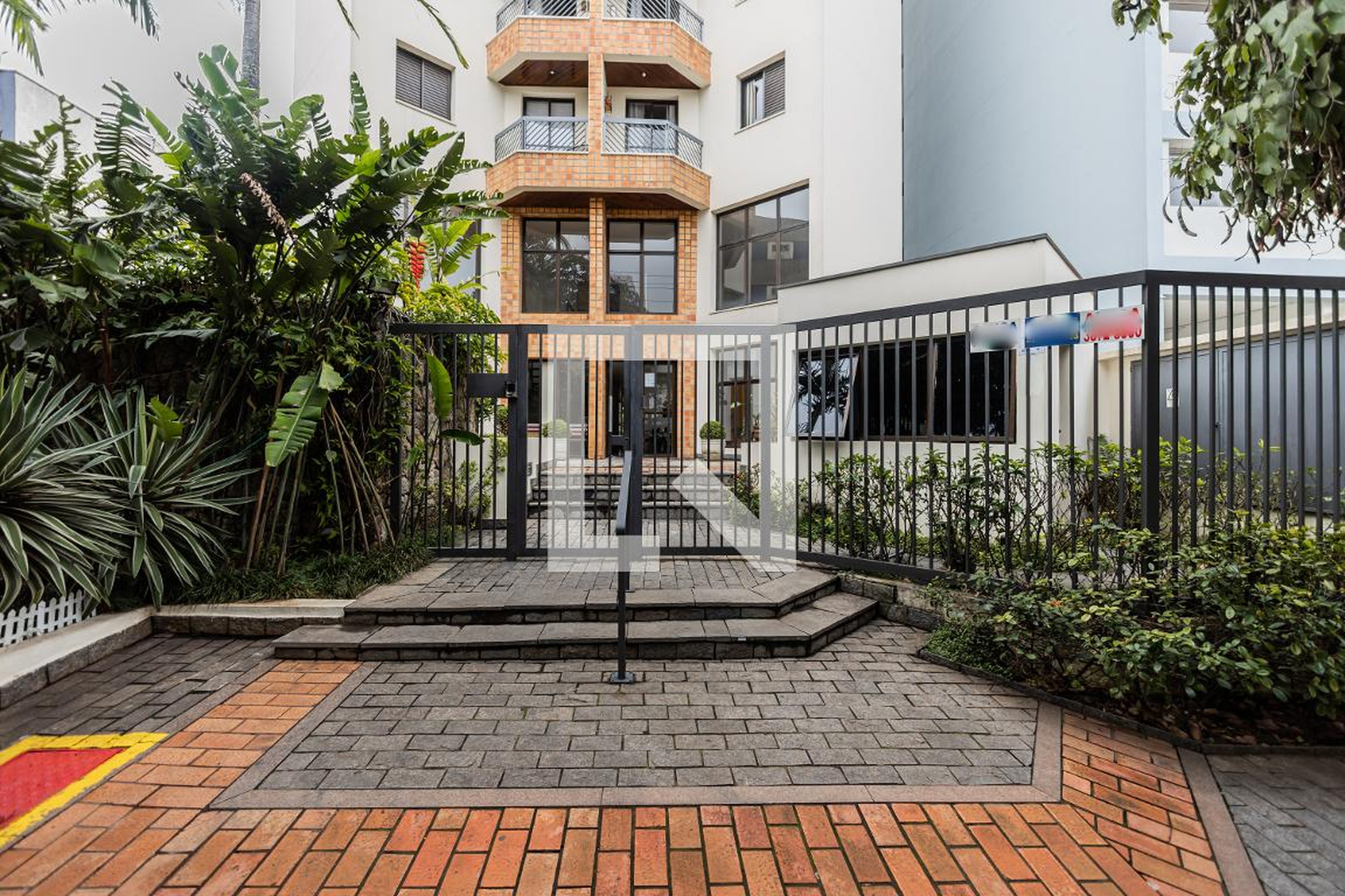 Fachada do Condomínio Condomínio Royal Oak