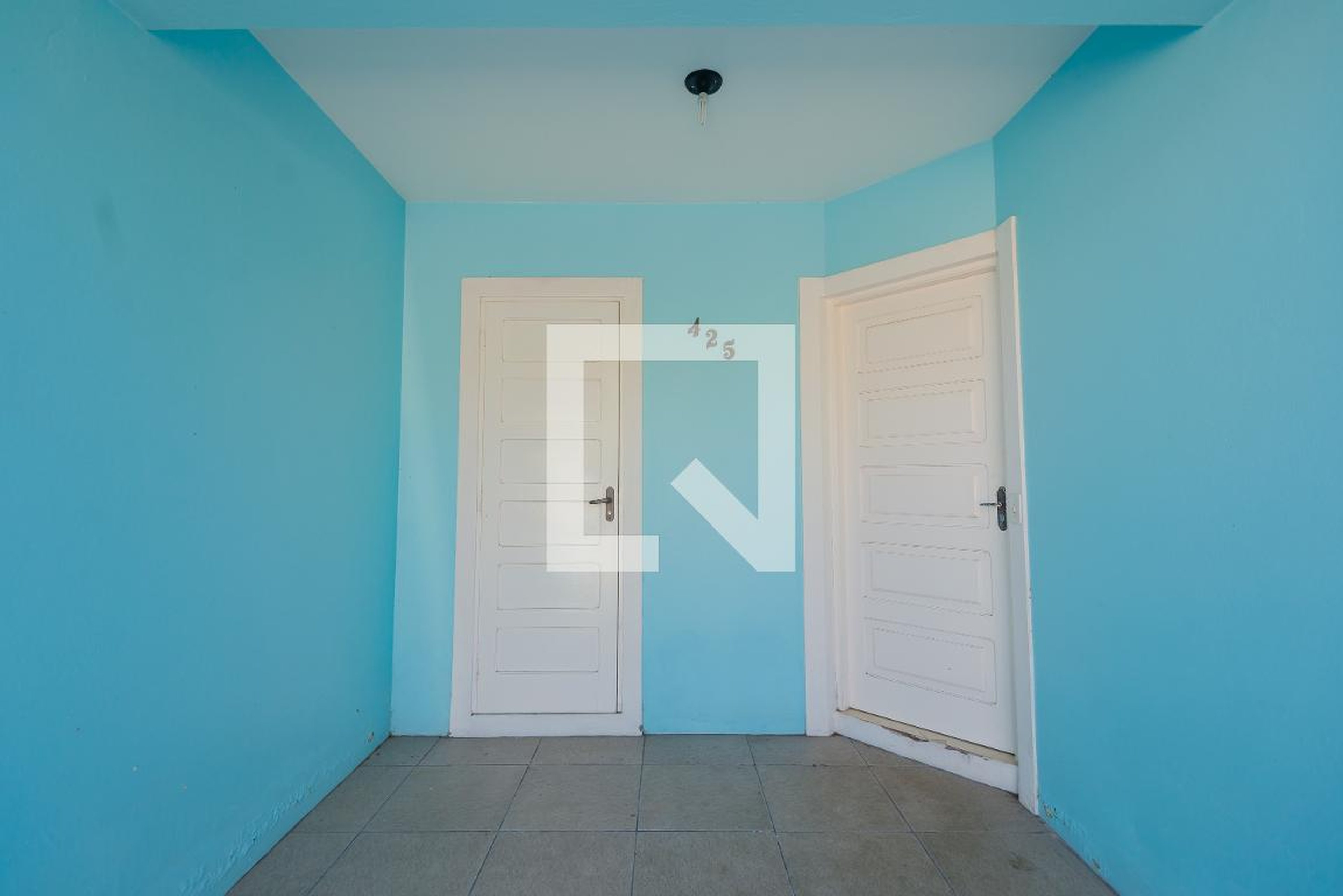 Fachada Condomínio em Rua Guatambu, 425