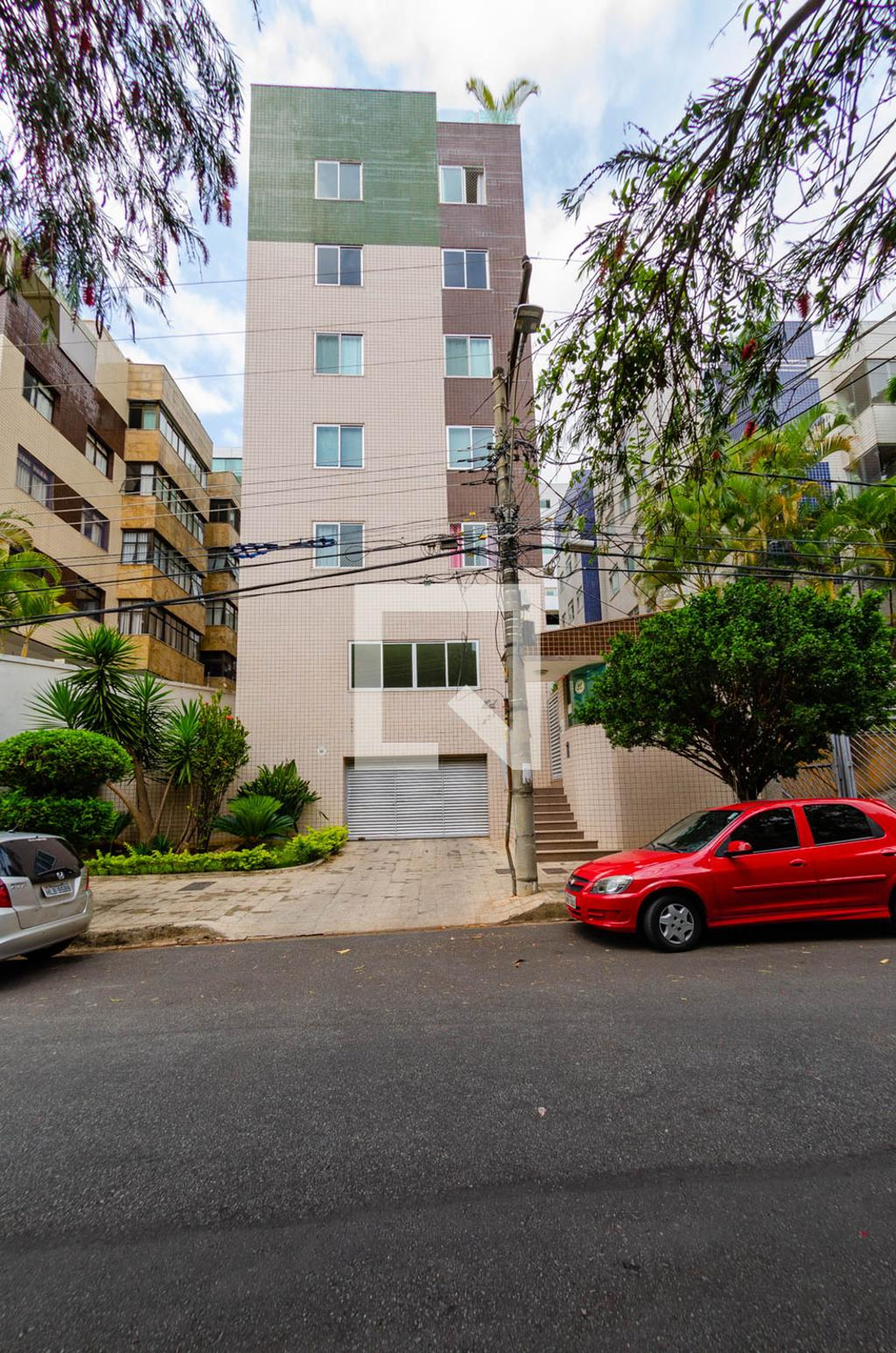 Fachada Condomínio em Rua Professor Miguel de Souza, 275