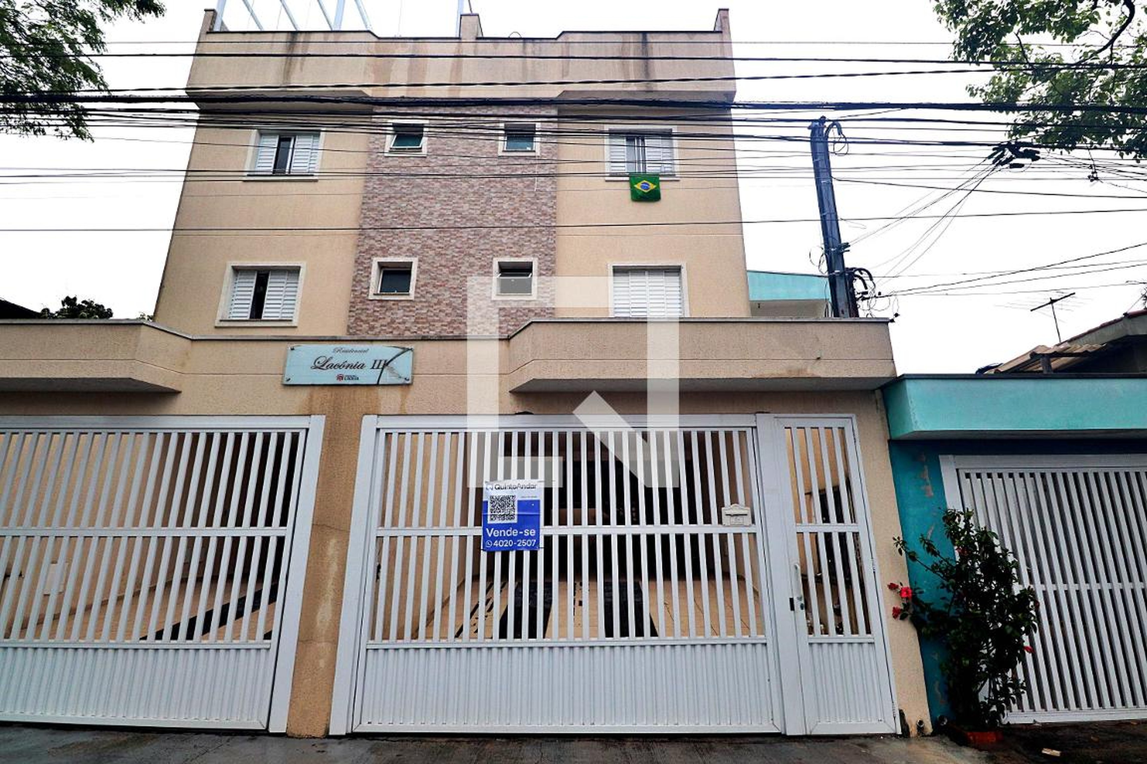 Fachada Condomínio em Rua Laconia, 306