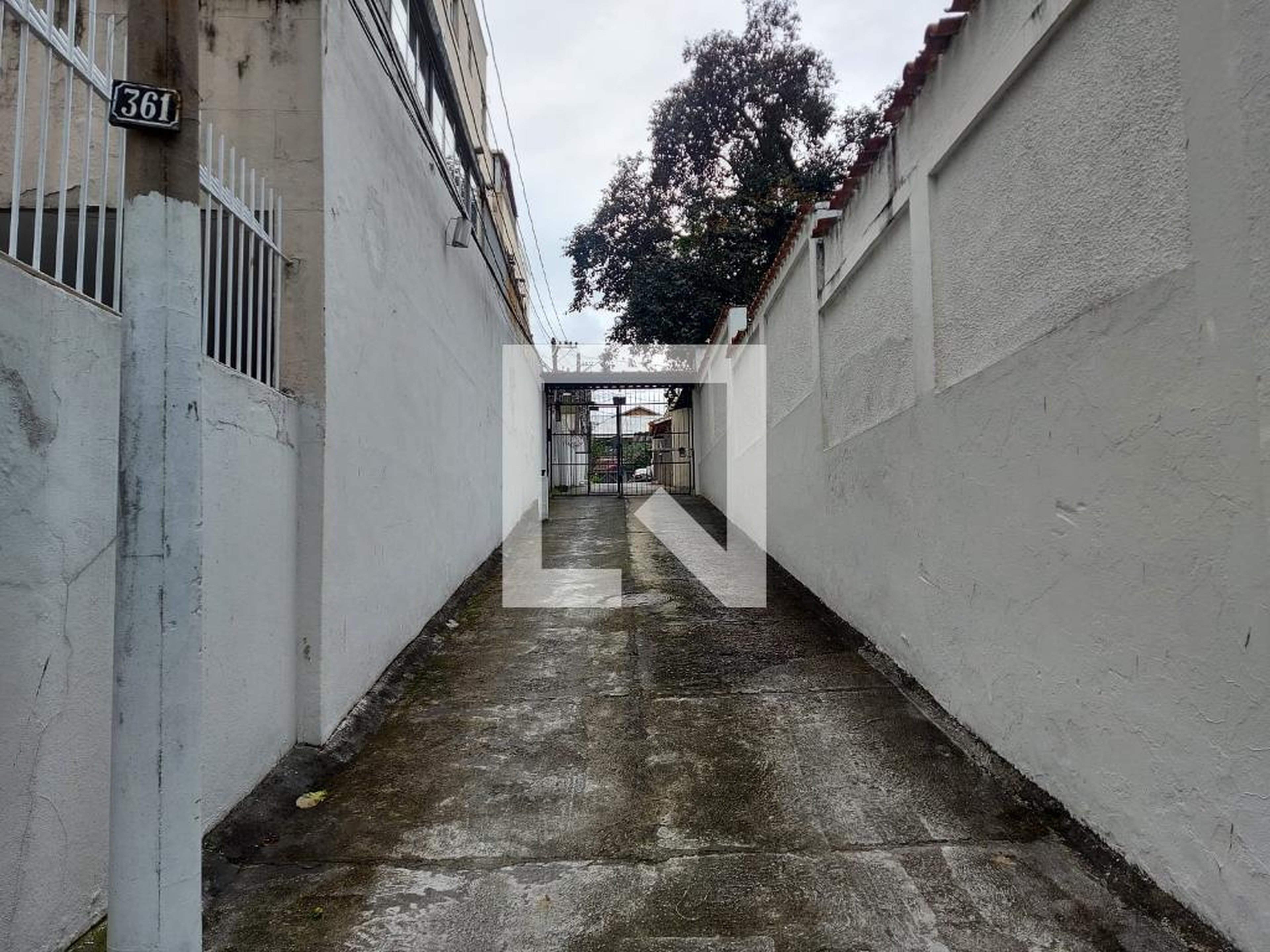 Fachada do Condomínio Condomínio em Rua Dona Claudina, 361