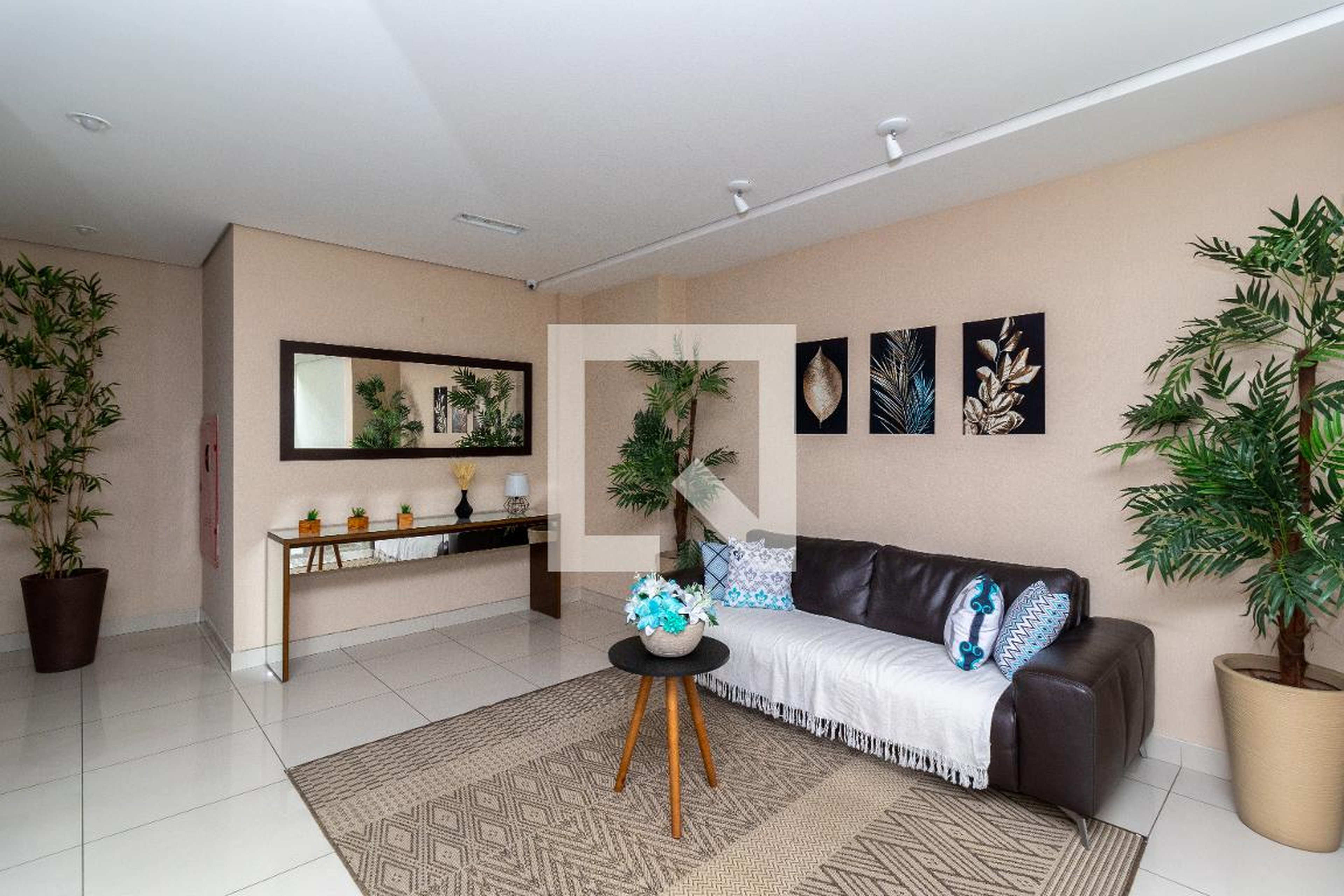 Hall de entrada Condomínio em Rua Capitão Sérvio Rodrigues Caldas, 100