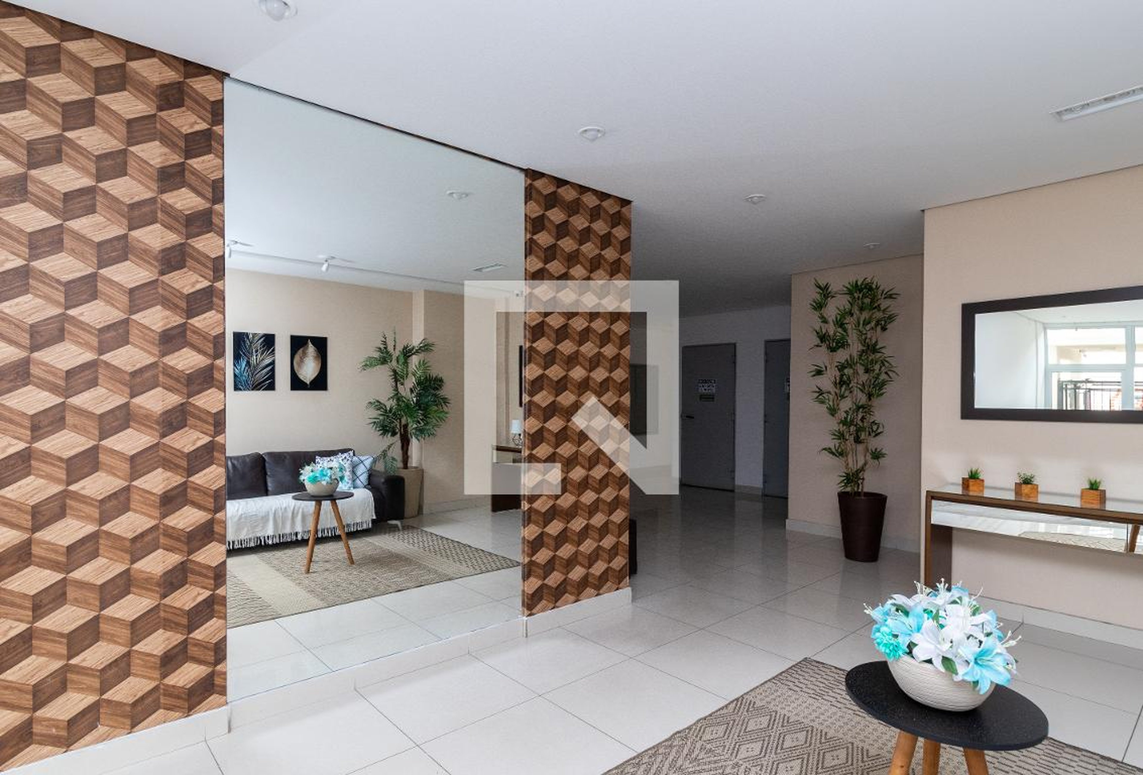 Hall de entrada Condomínio em Rua Capitão Sérvio Rodrigues Caldas, 100