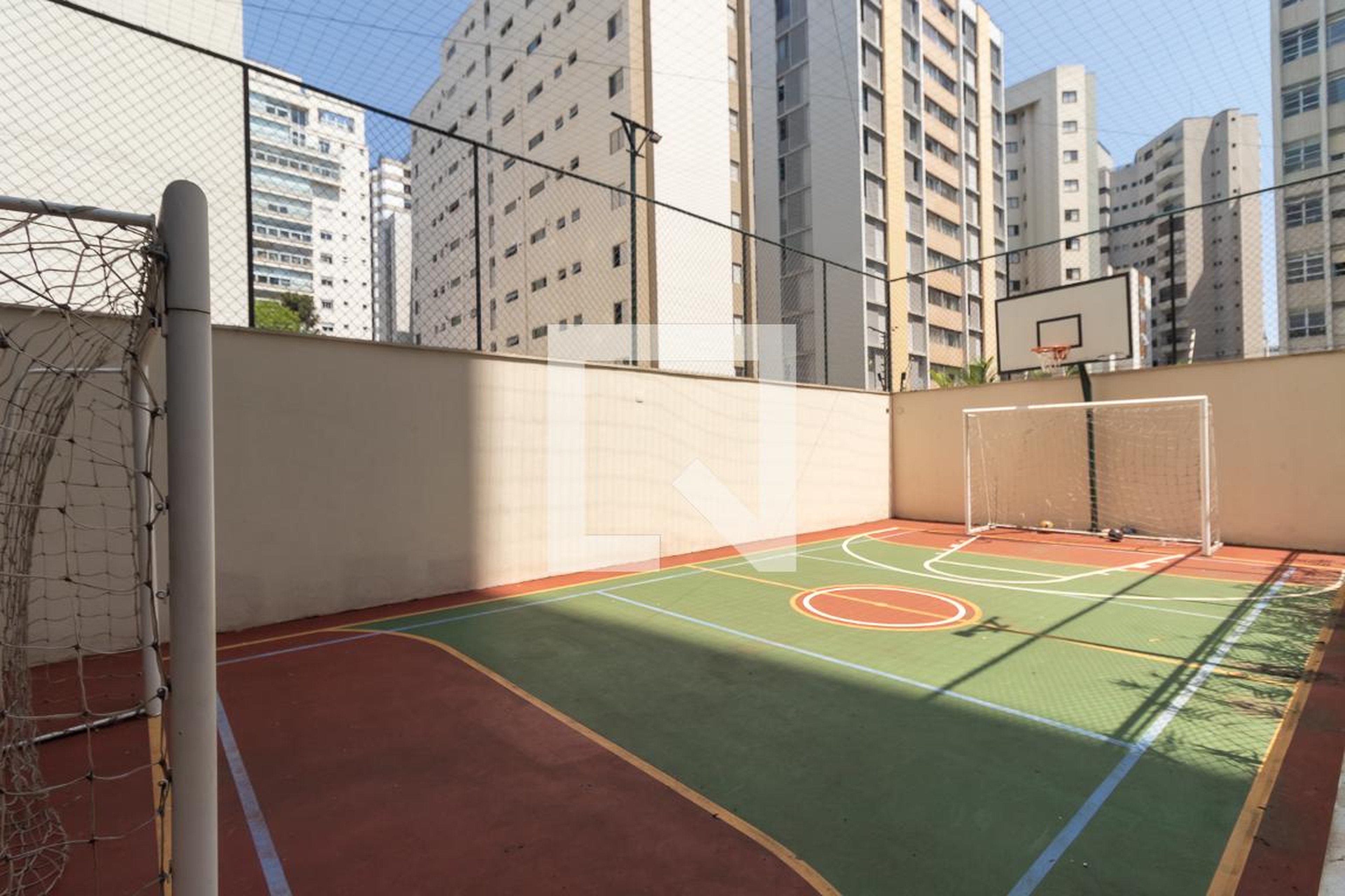 Quadra Esportiva - Place de Montebello