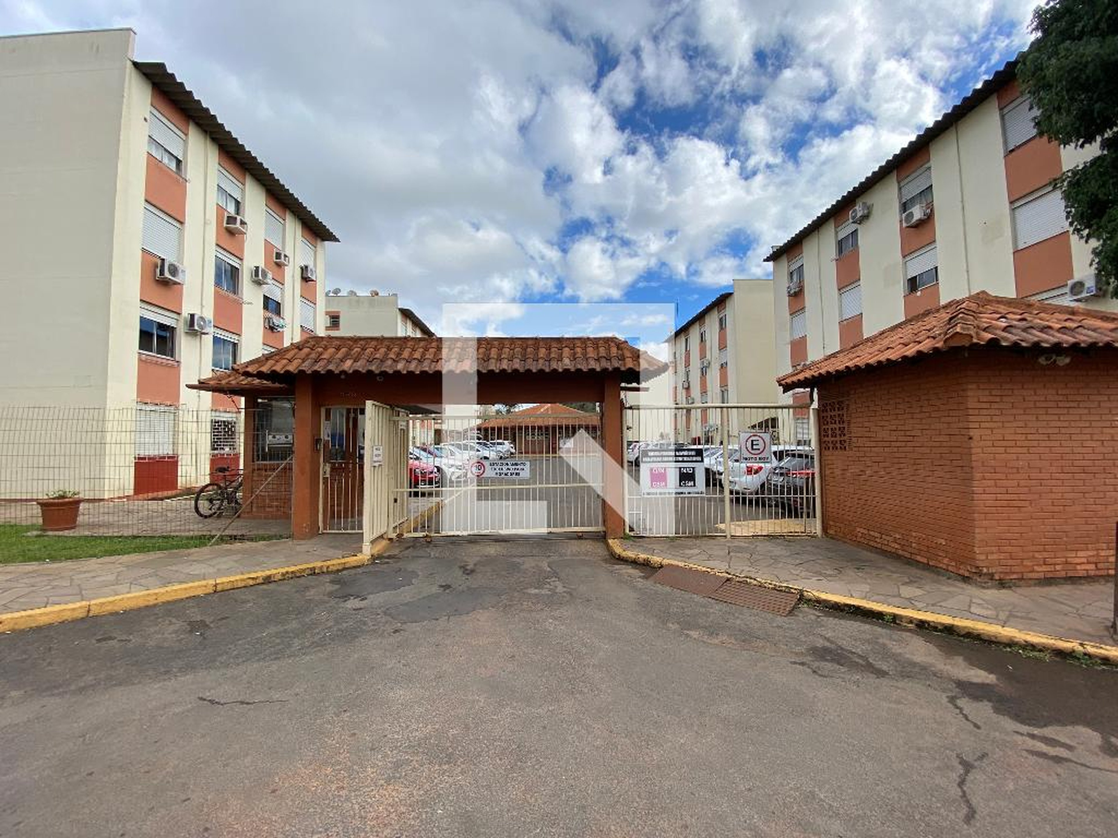 Fachada Condomínio em Rua Osvaldo Aranha, 1701