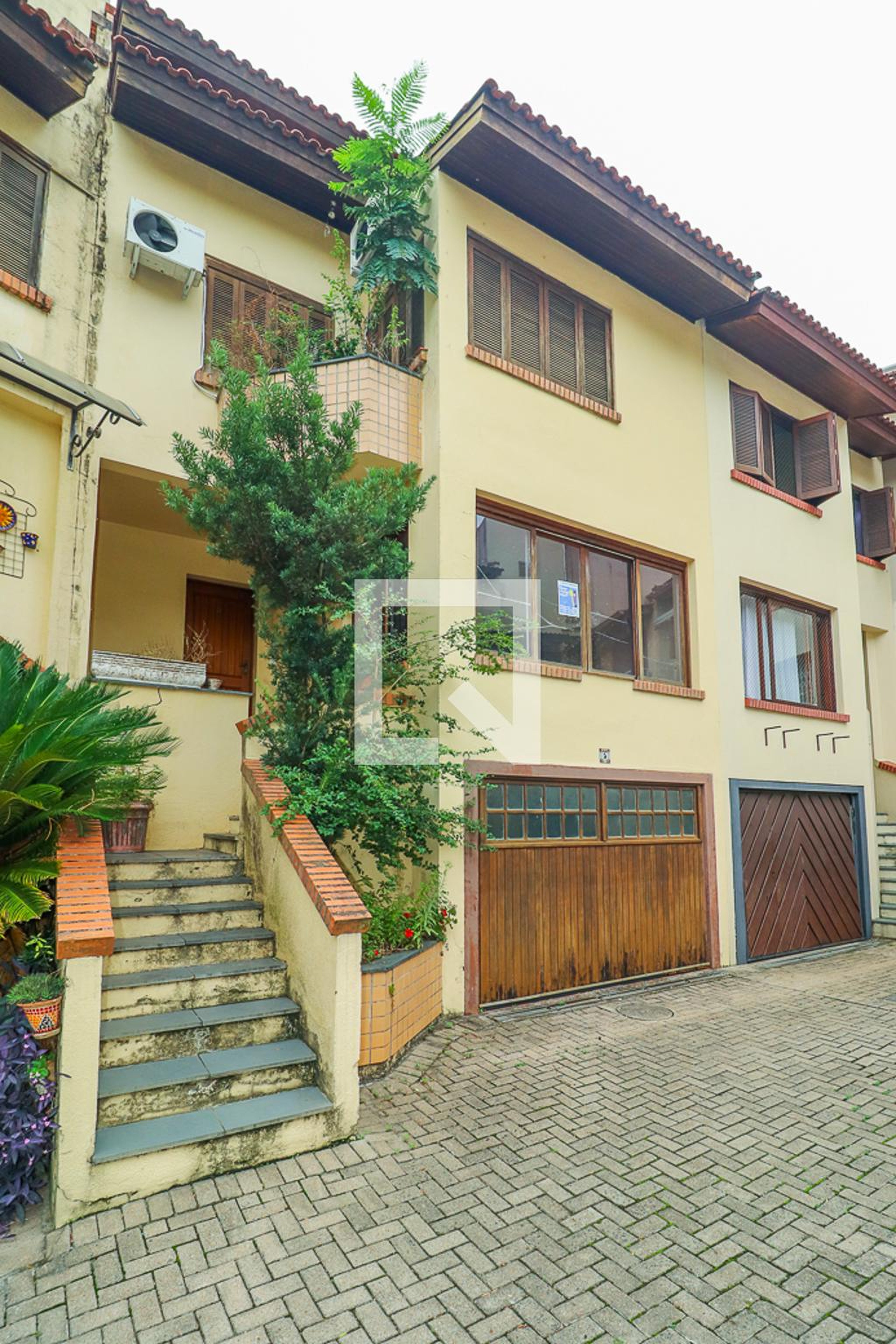 Fachada Condomínio em Rua Tomaz Gonzaga, 127