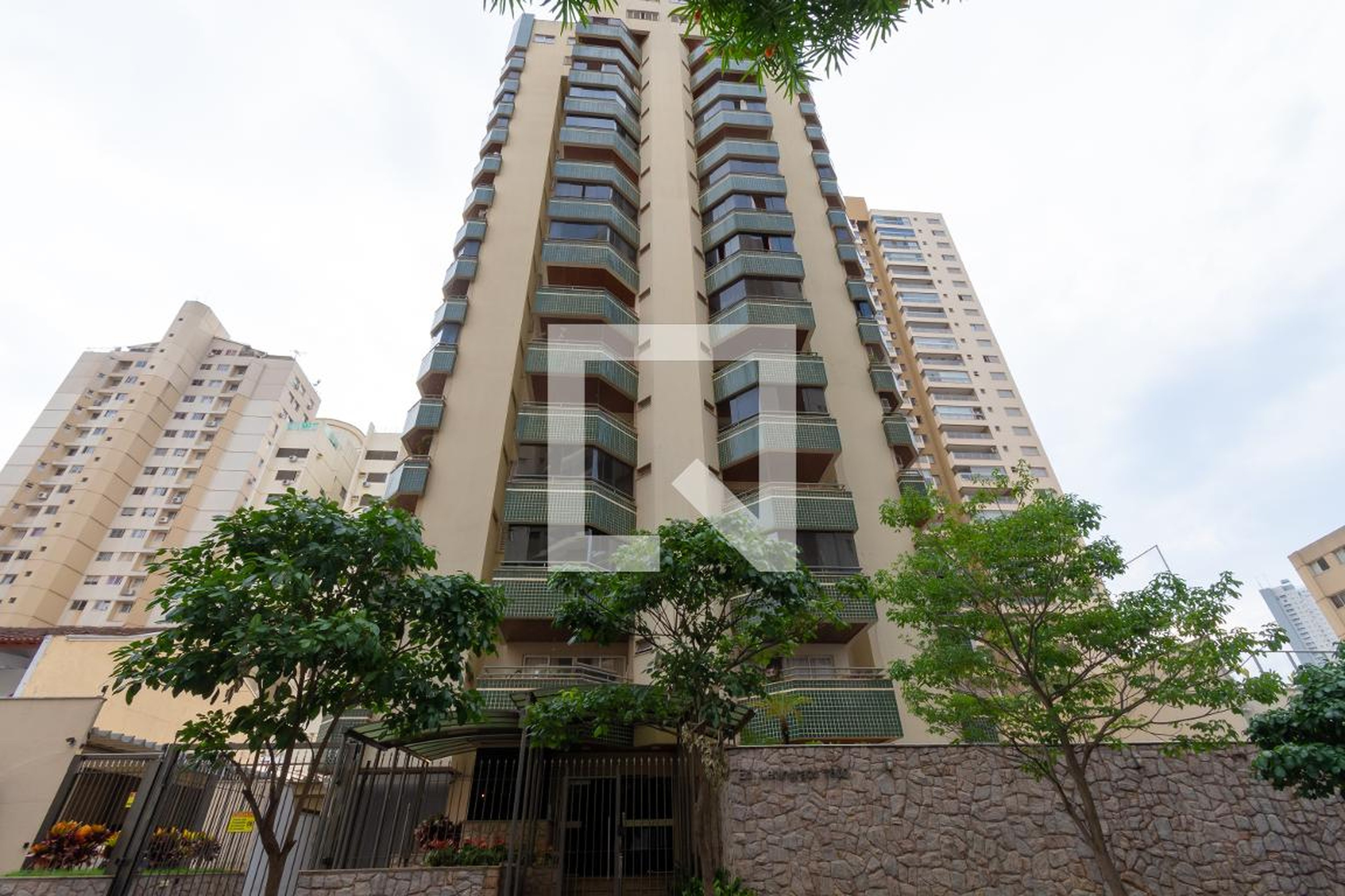 Fachada do Condomínio Edifício Leningrado