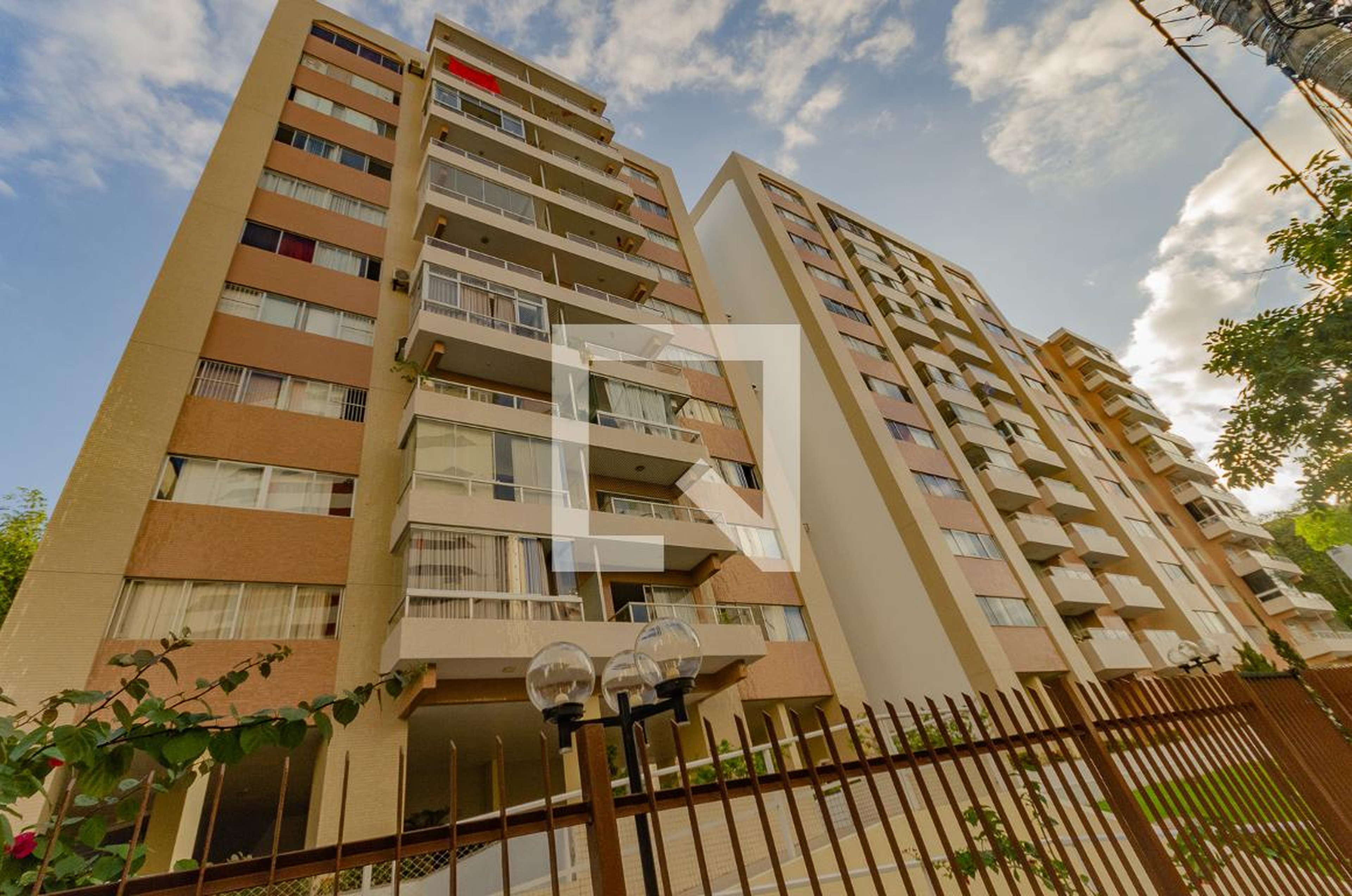 Fachada do Condomínio Condomínio Pedras do Nascente