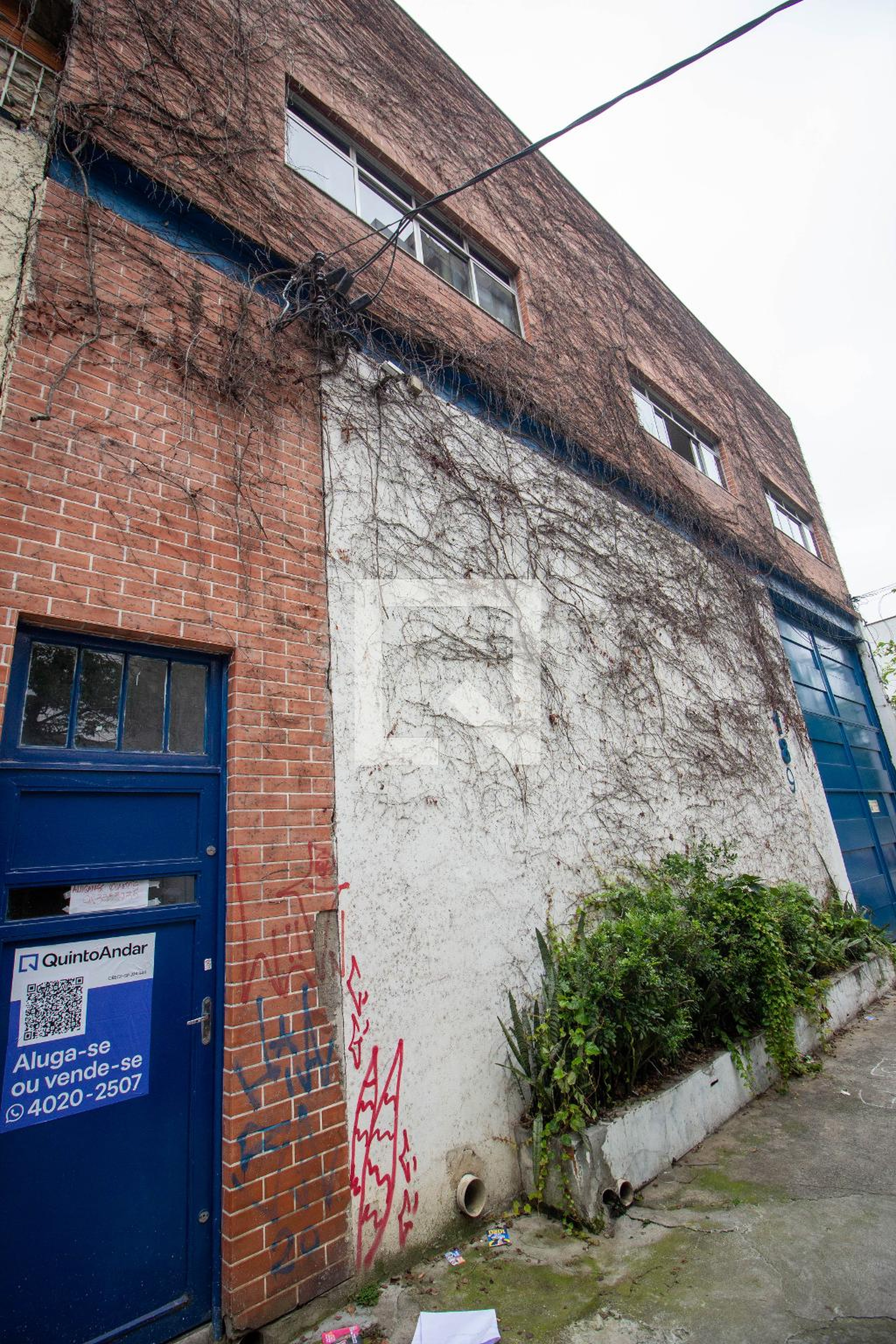 Fachada Condomínio em Rua Doutor Sérgio Meira, 189