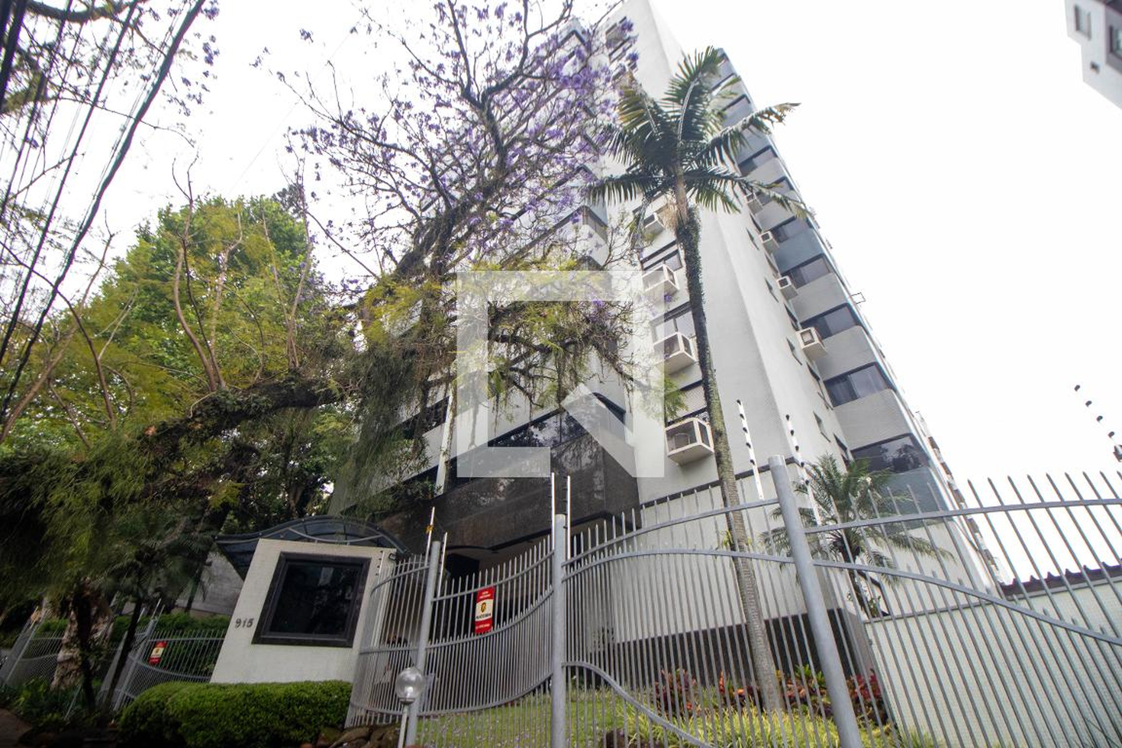 Fachada Condomínio Solar dos Platanos