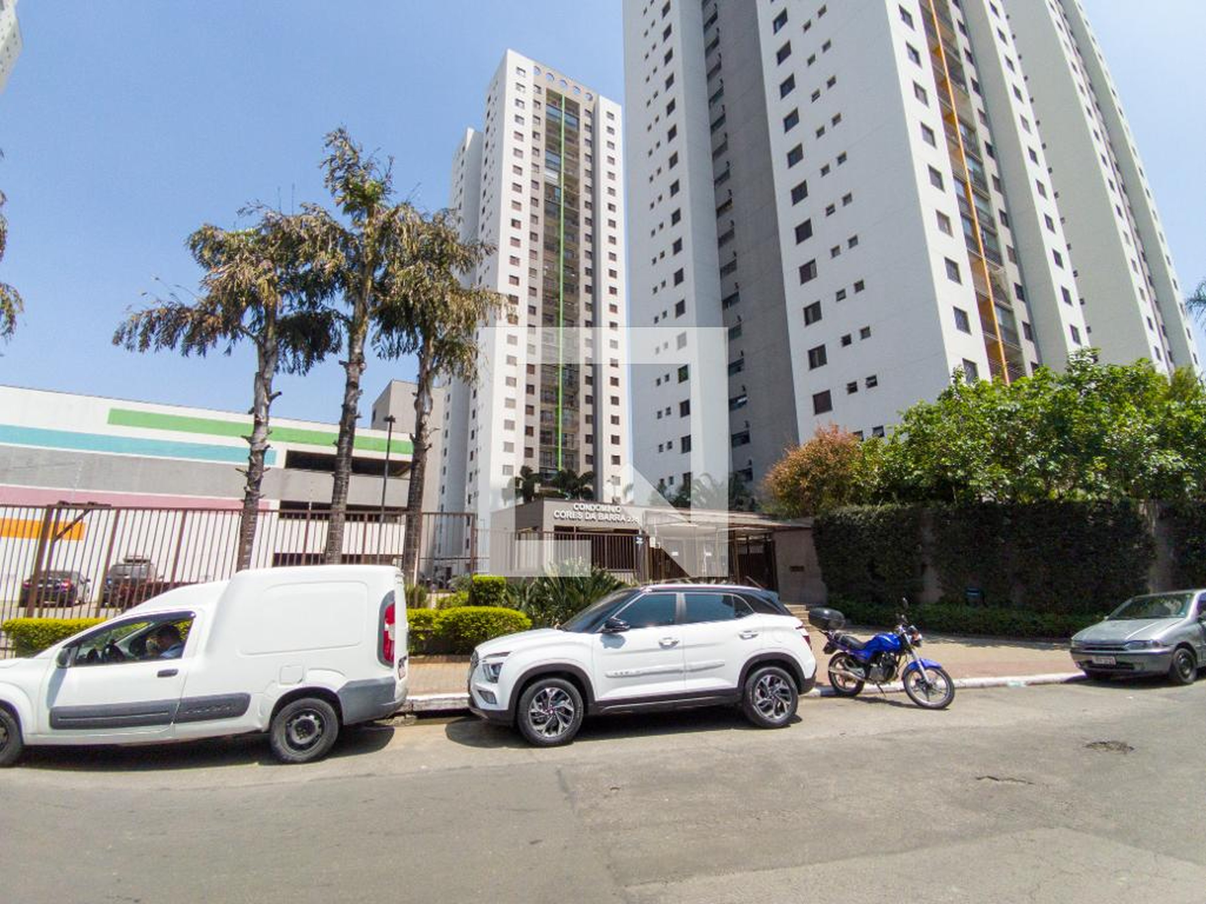 Fachada Condomínio em Rua Boracéia, 16