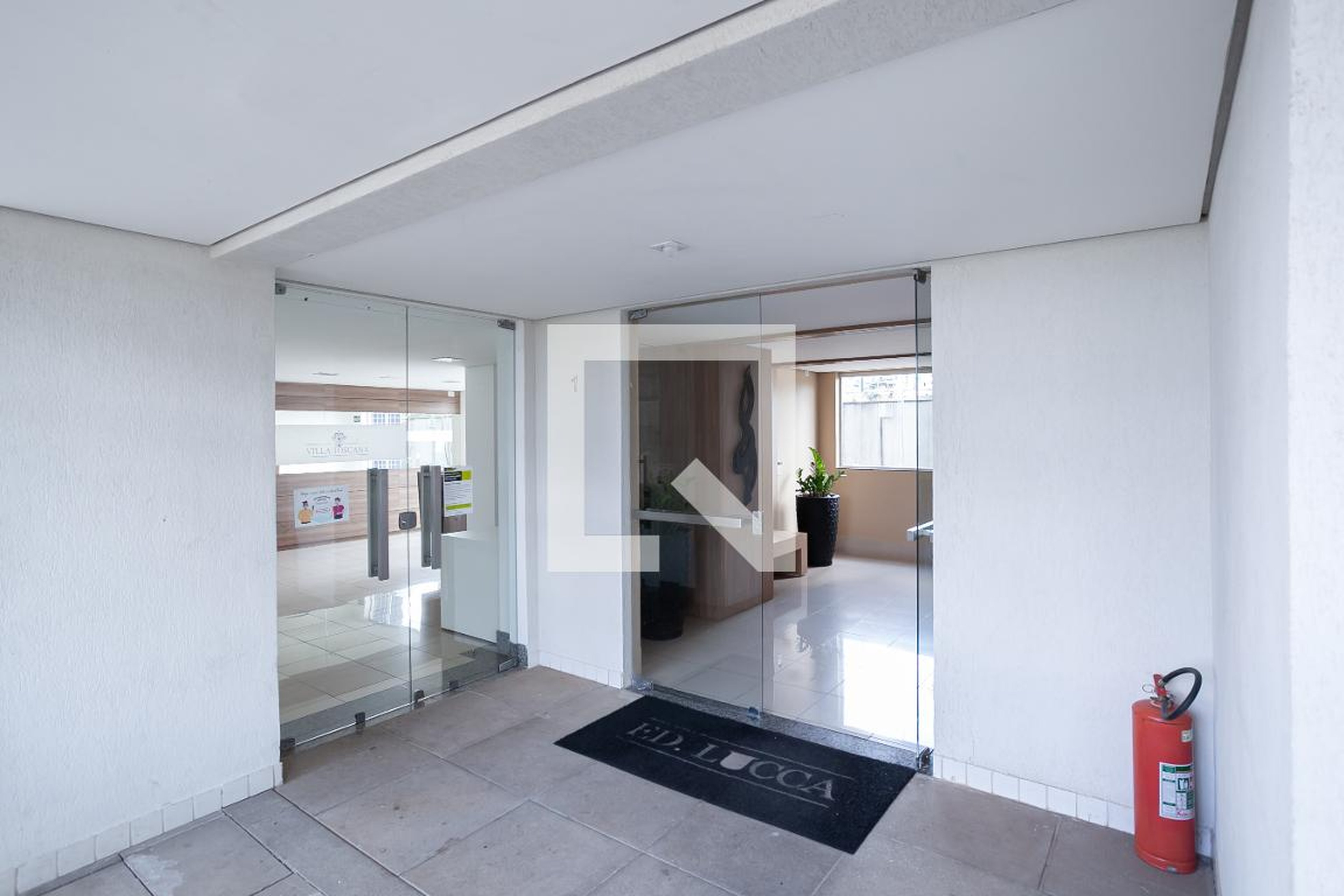 Hall Condomínio em Rua Nízio Tôrres, 282