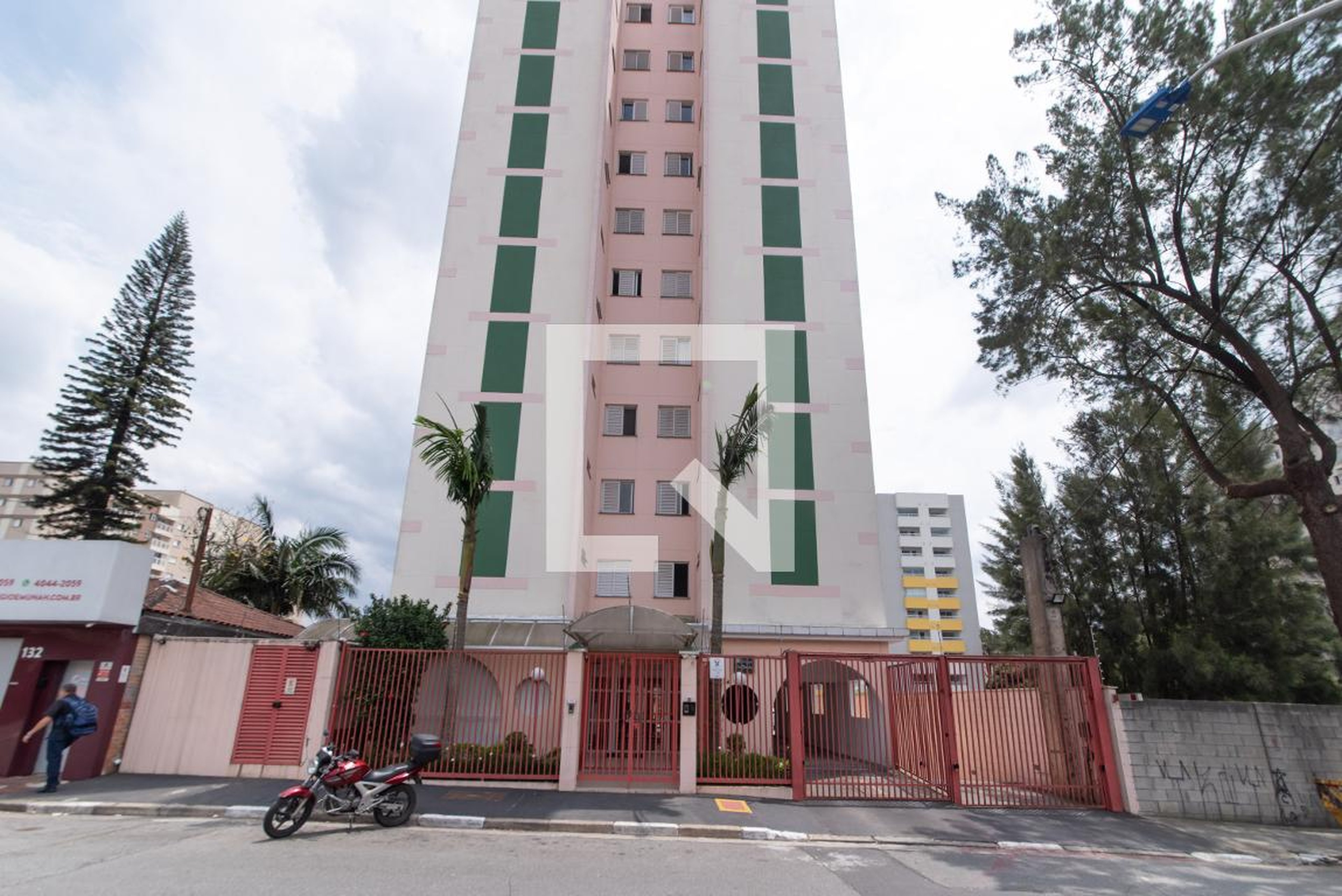 Fachada Condomínio em Rua Washington Luiz, 118