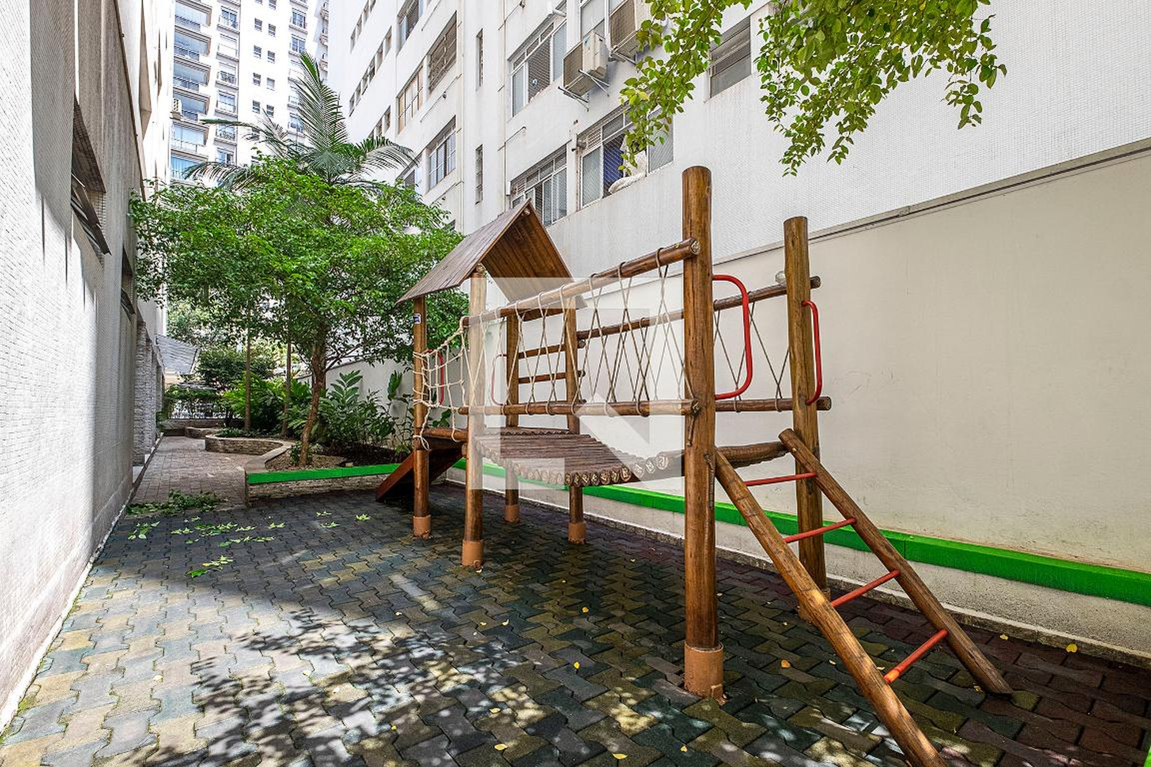 Playground - As três meninas