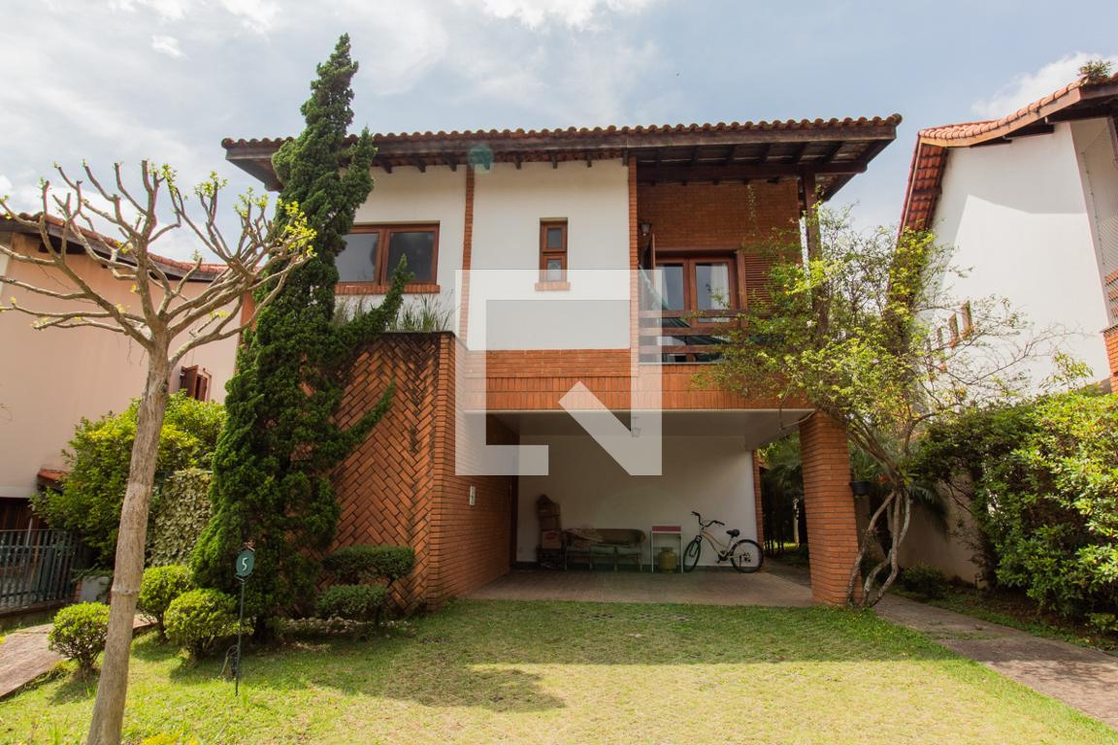 Fachada Condomínio Ype Branco 2