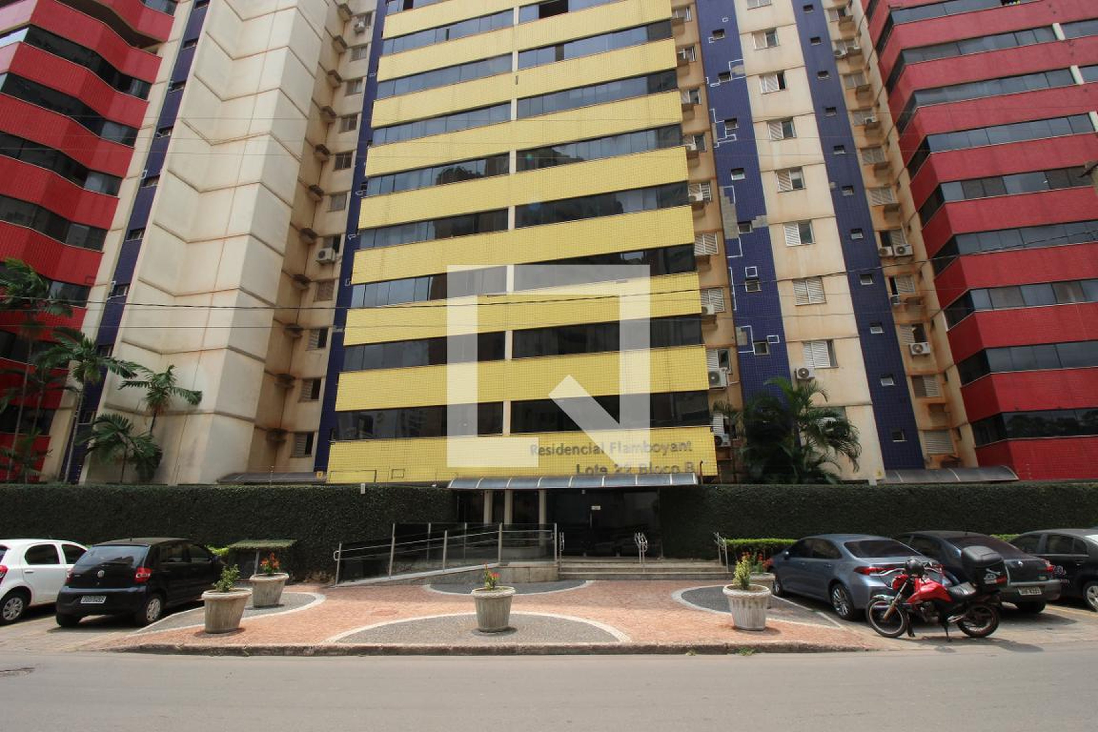 Fachada Condomínio em Avenida Flamboyant, 106
